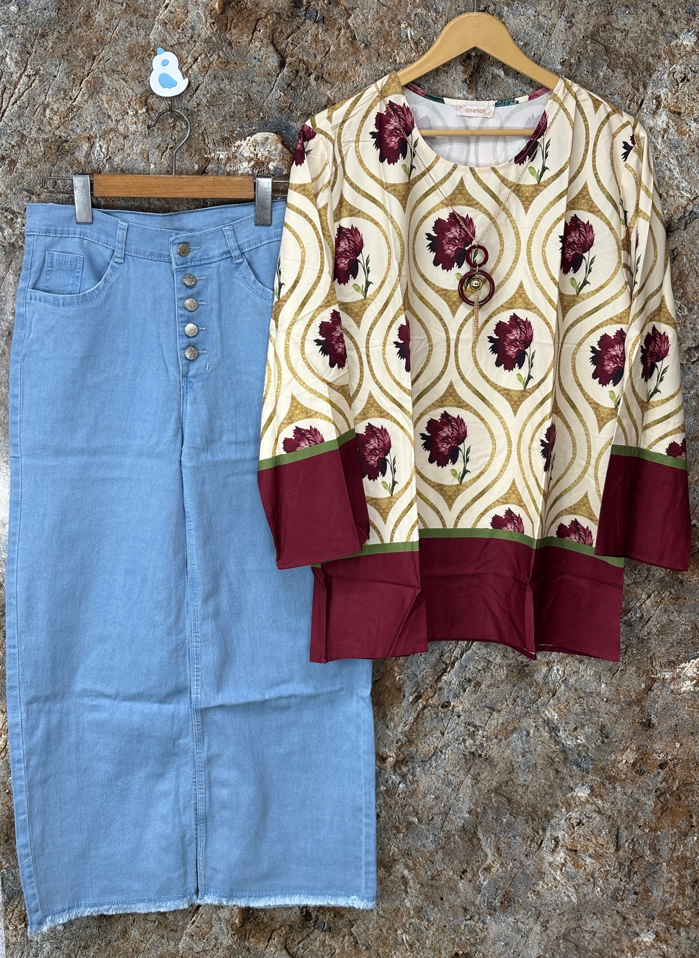 Women tops and jeans ✅