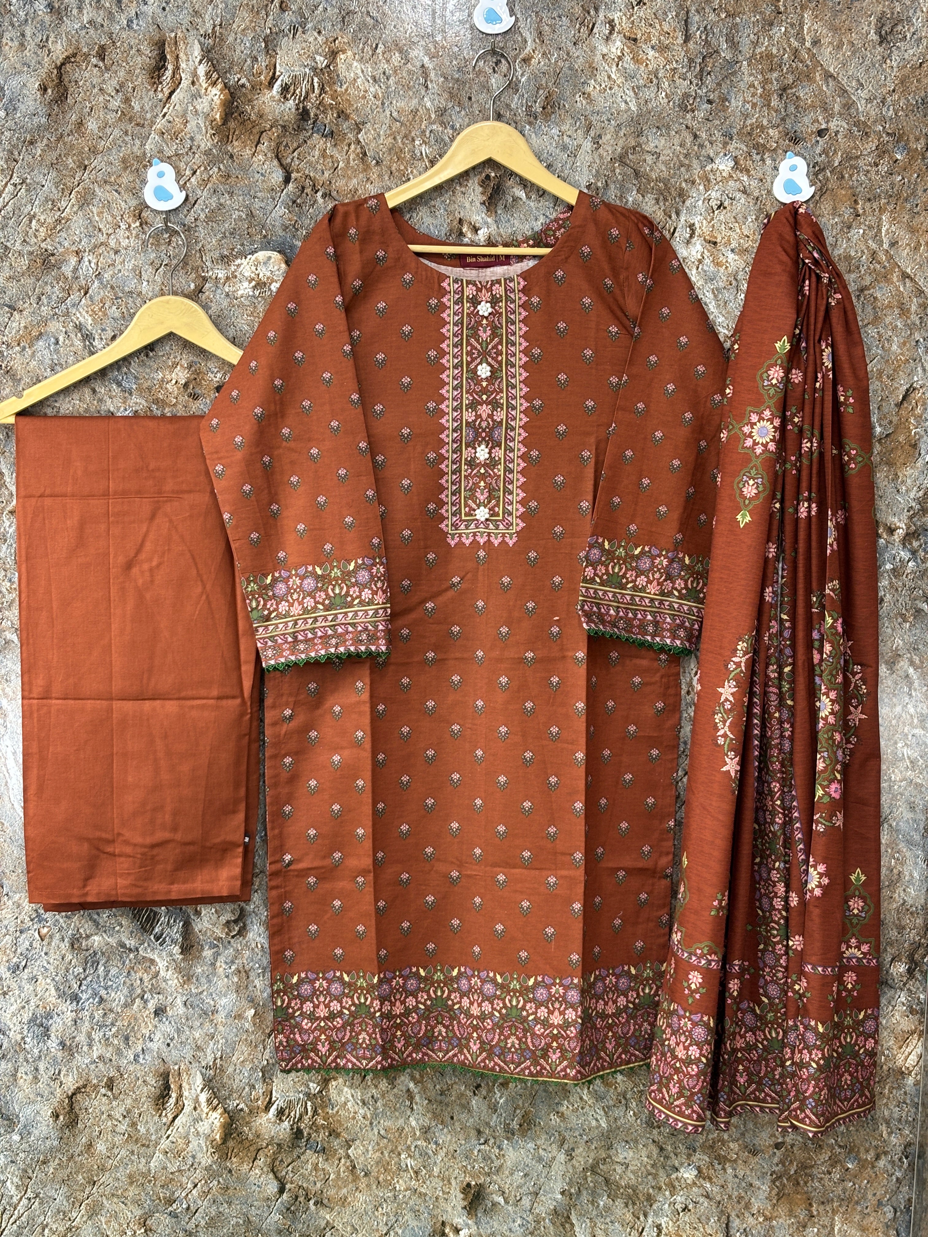 Women 3 peice suit Khadar fabric ✅