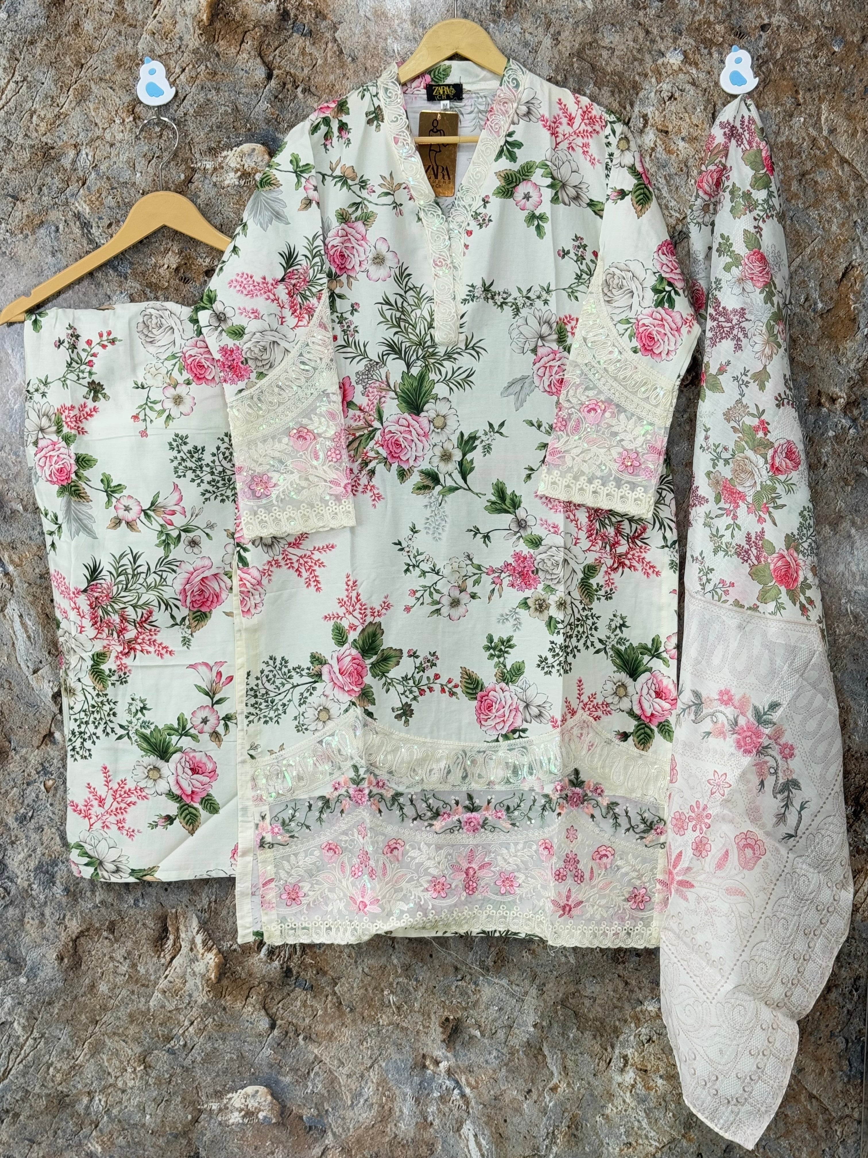 Women 3 pics suit me in winter