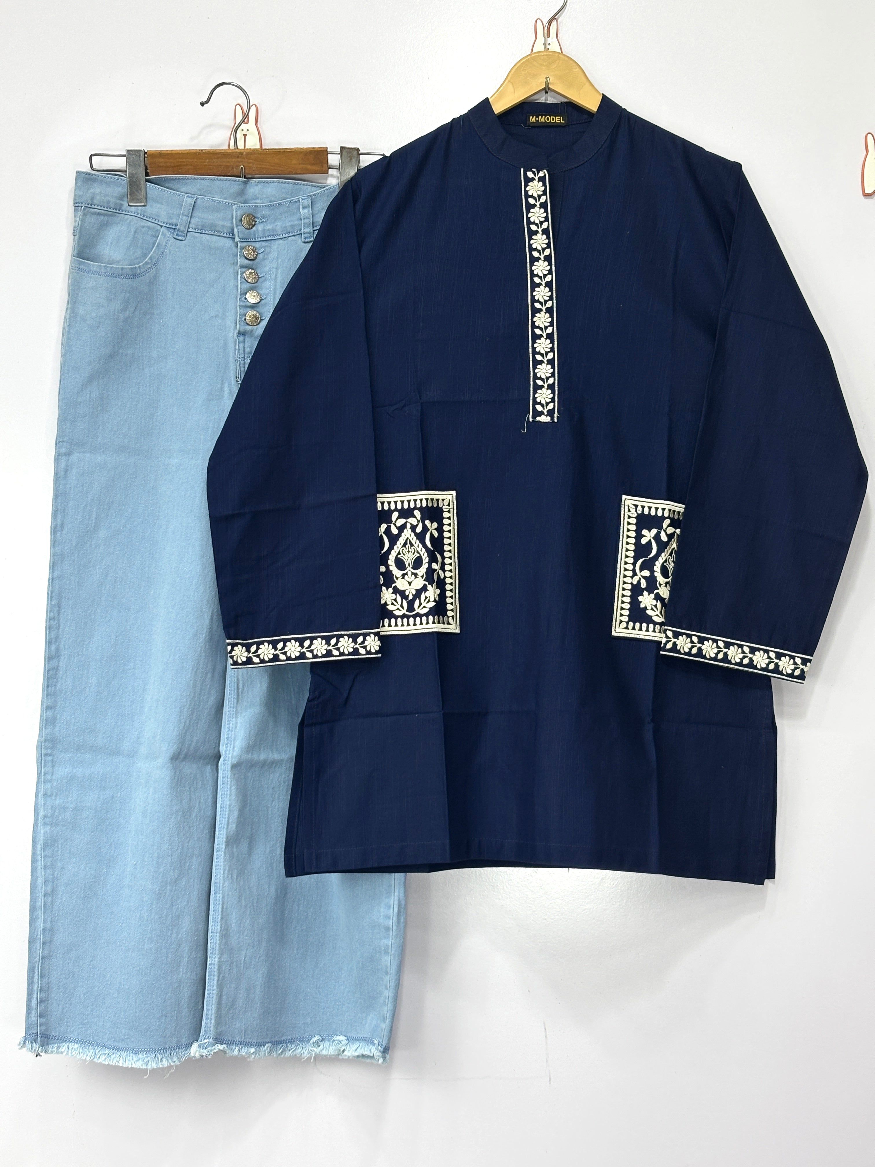 Women tops and jeans ✅