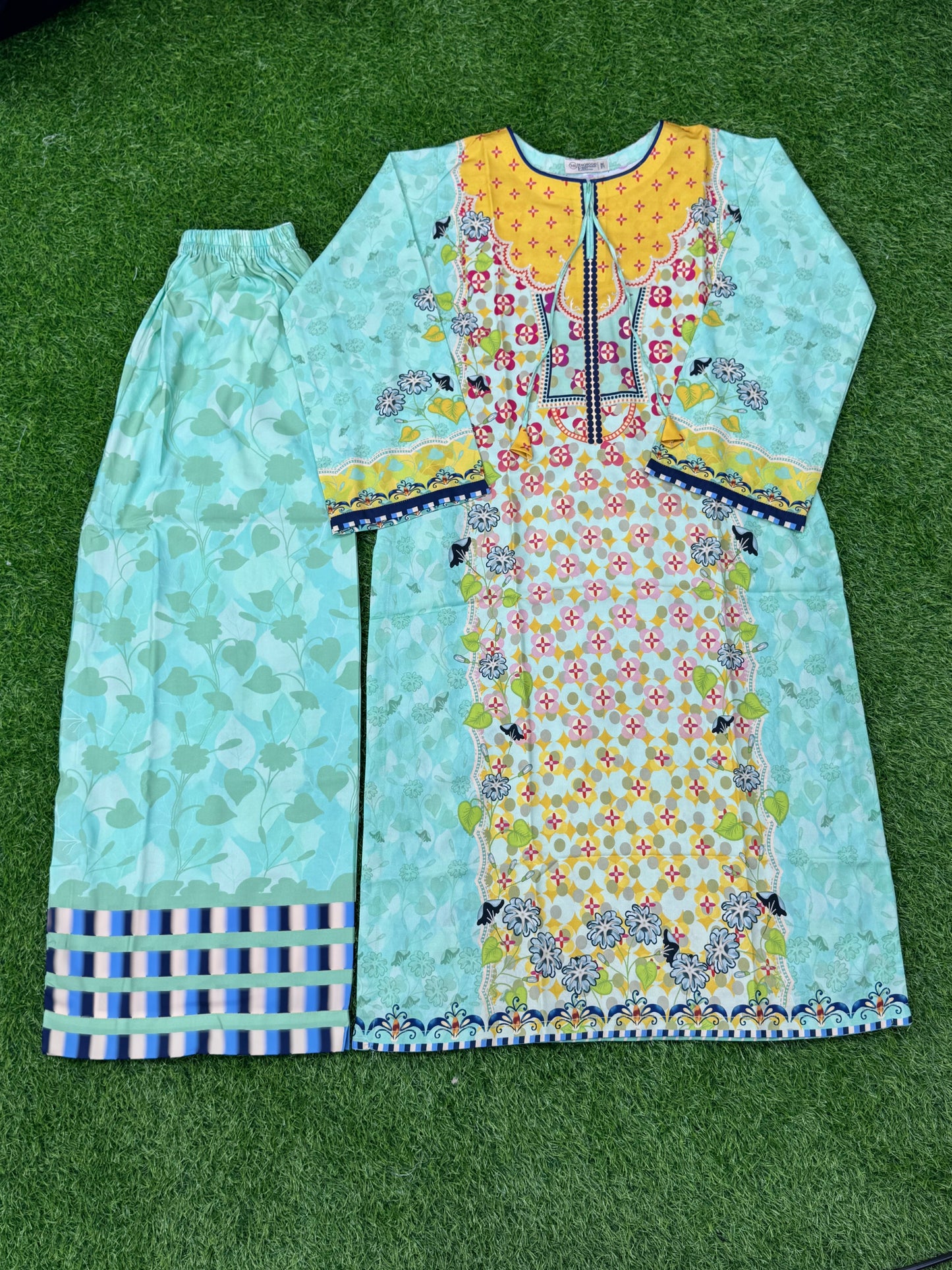 New Arrival suit 2 pices silk fabric ā