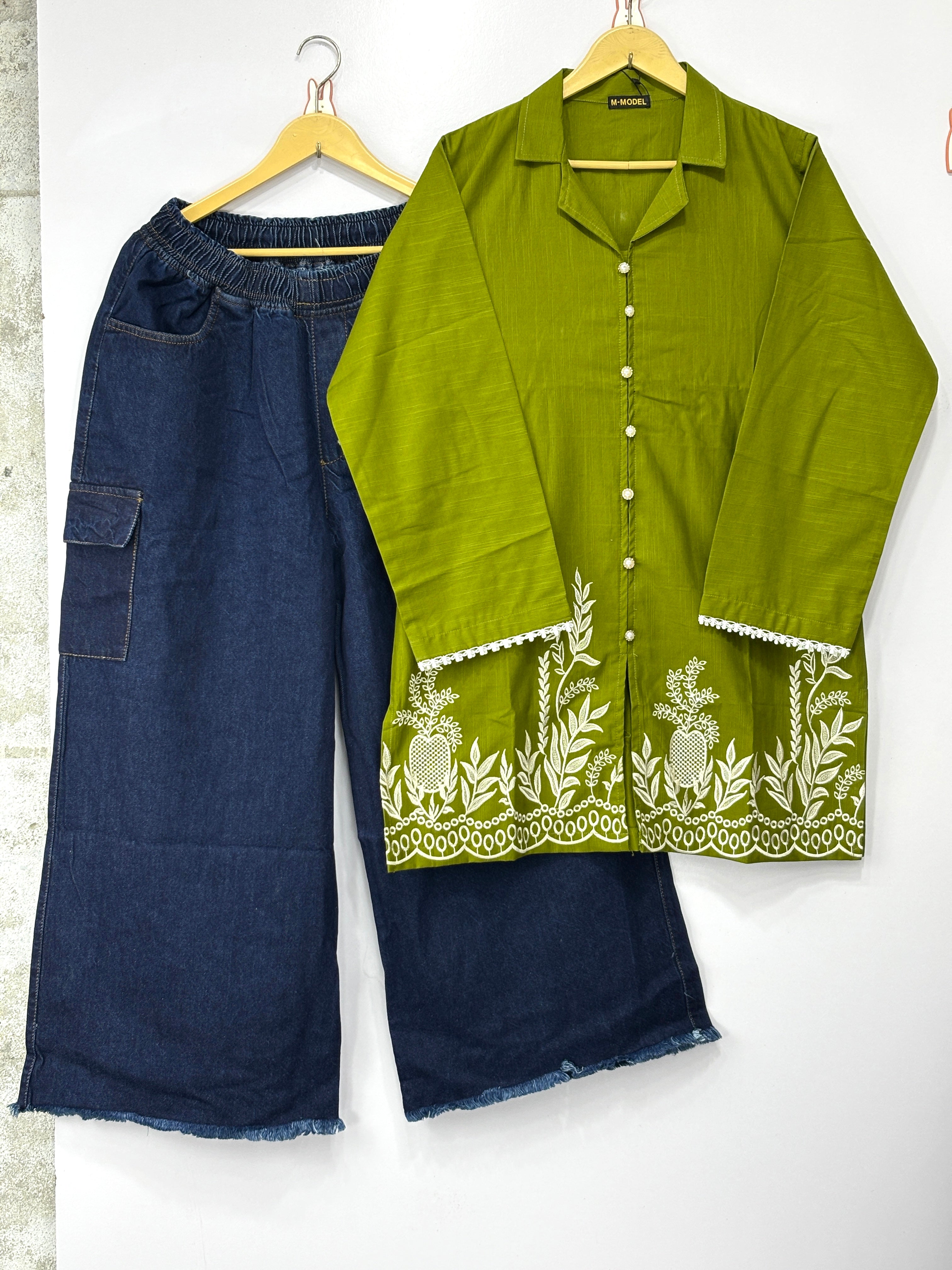 Women tops and jeans ✅