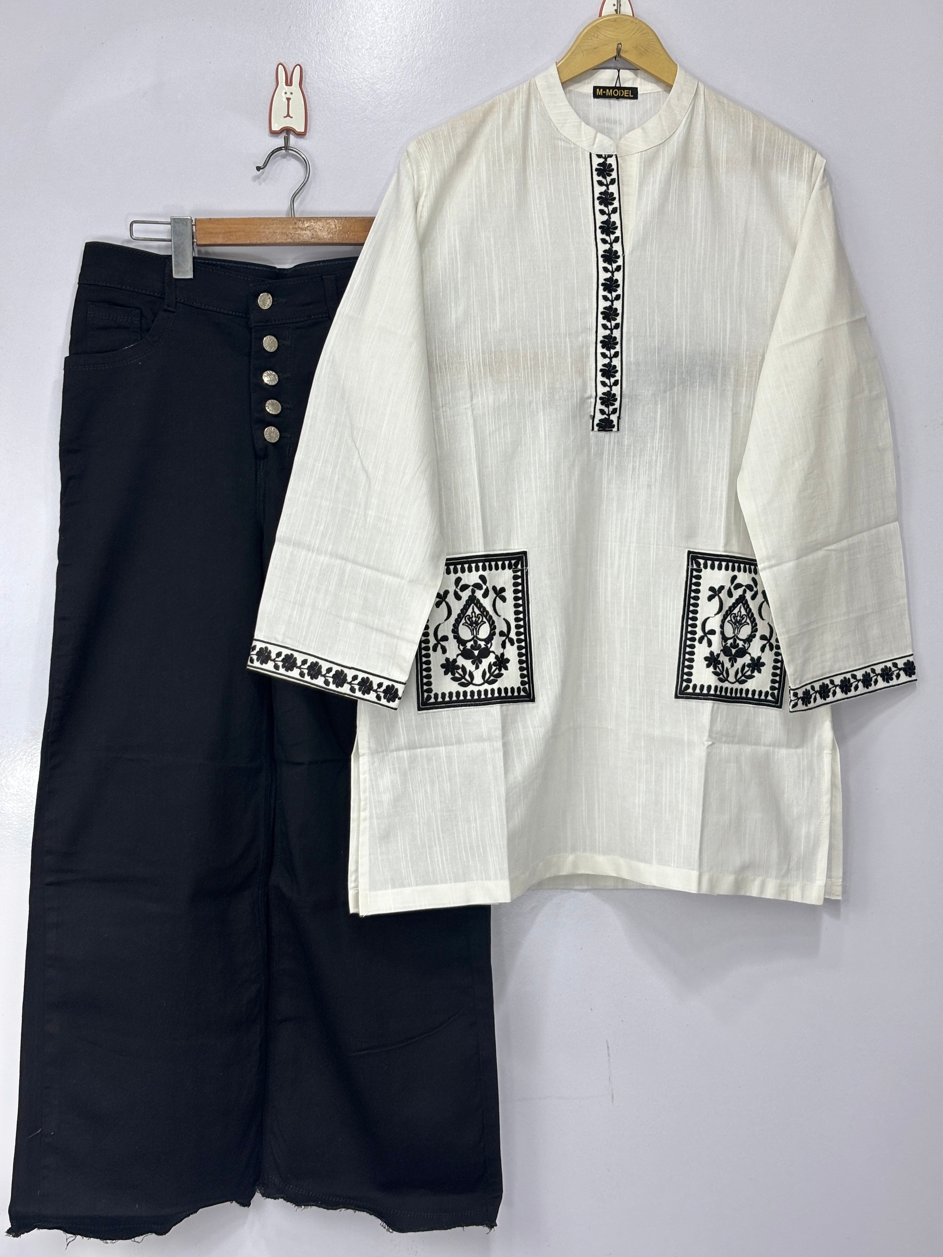 Women tops and jeans ✅