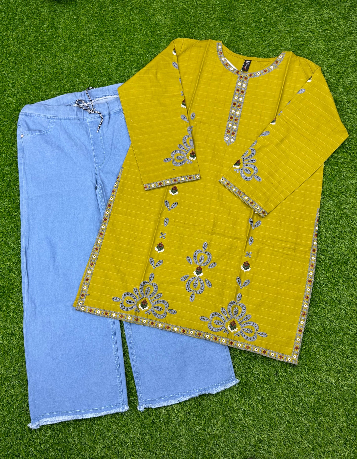 New Arrivals tops and jeans premium quality✅