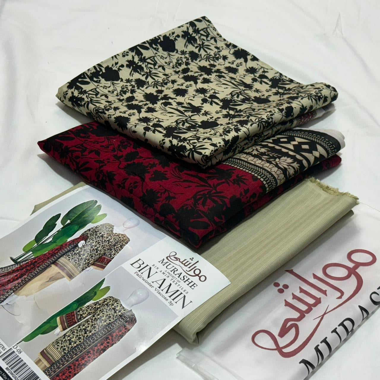 Women Unsitched suit 3 pics new arrival