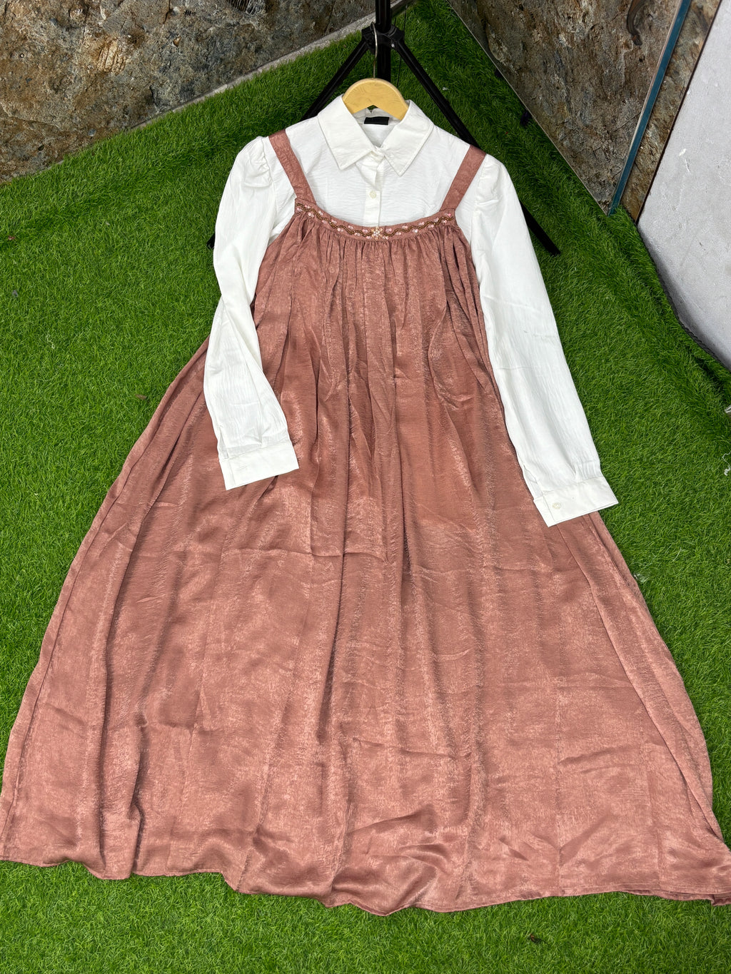 Women vellvet maxi imported quality✅