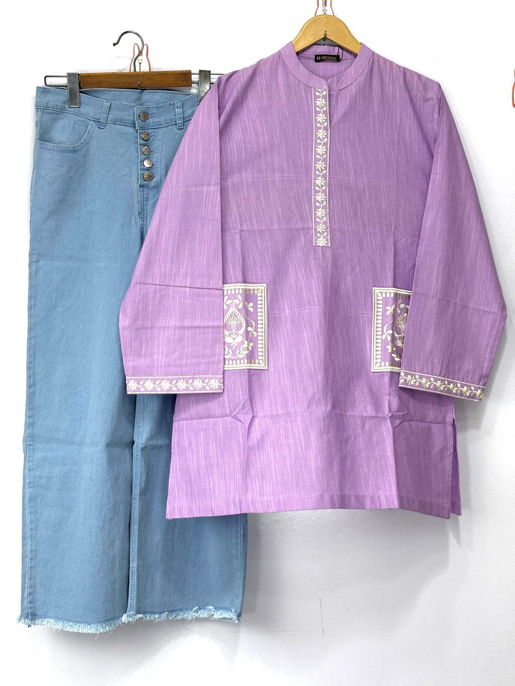 Women tops and jeans ✅