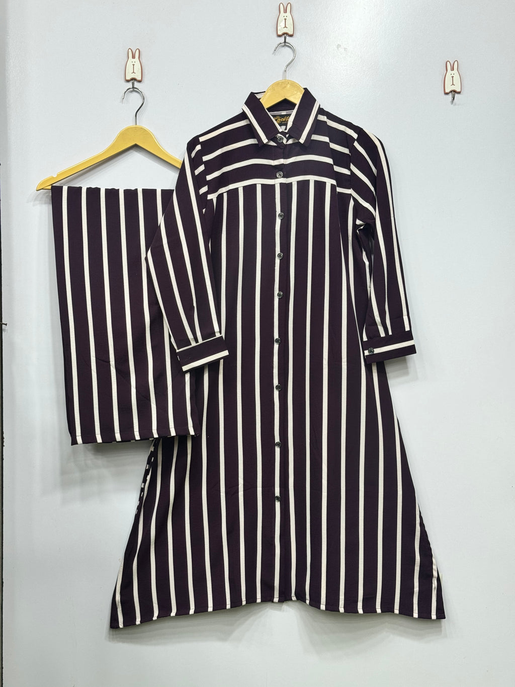 •	“Casual 2-Piece Suit”