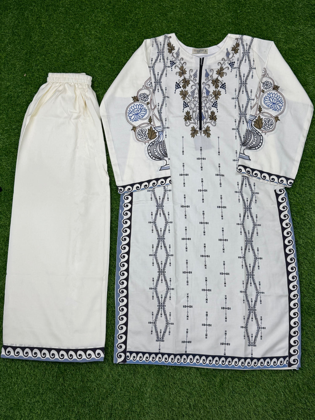 New arrival winter silk stuff 2 piece suit ✅