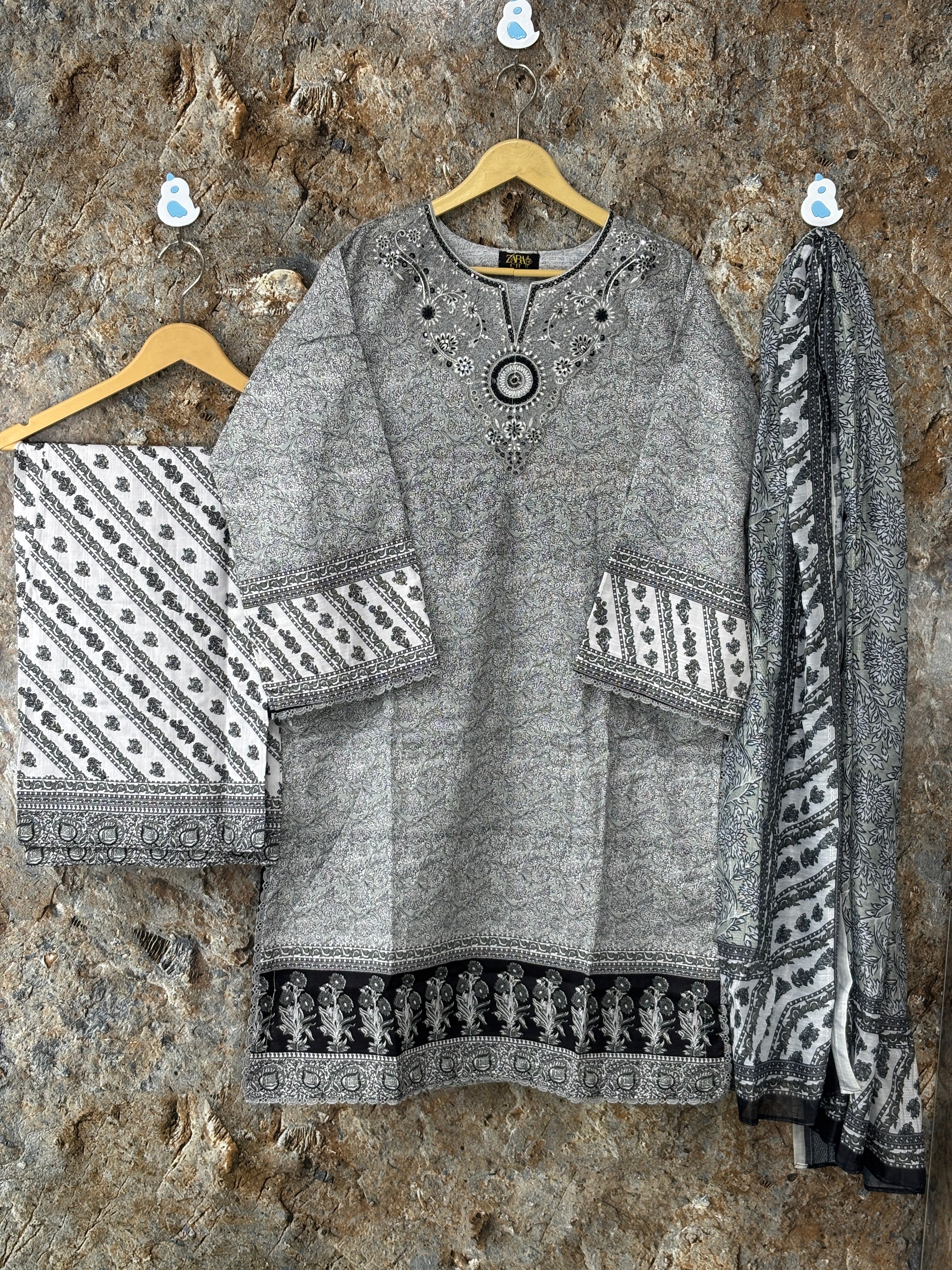 Women 3 pics suit winter fabric ✅