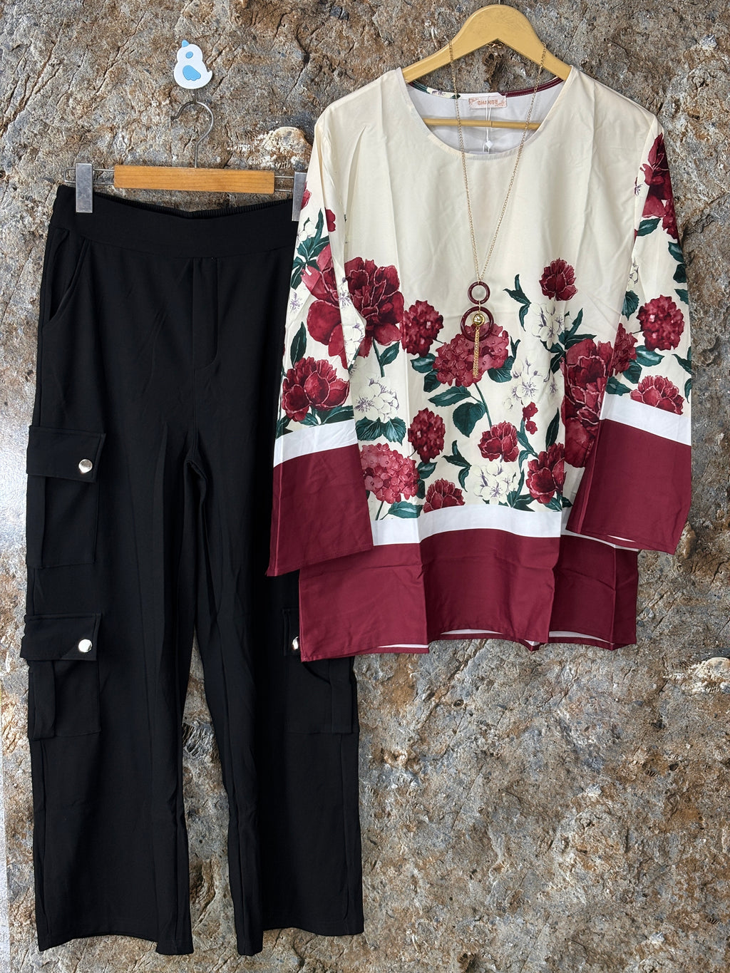 Women tops and jeans ✅