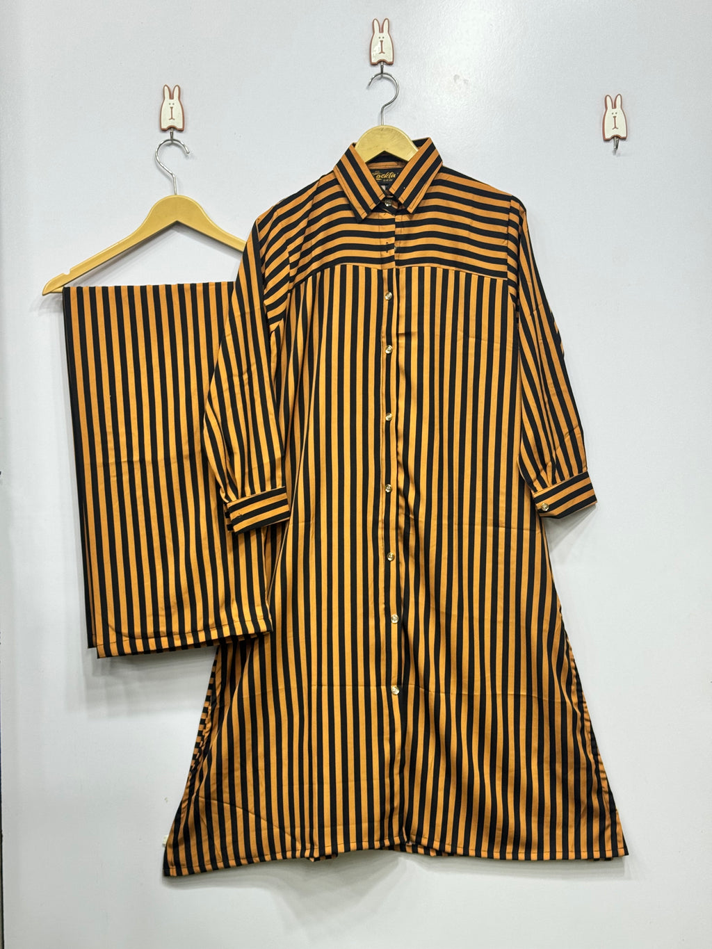 •	“Casual 2-Piece Suit”