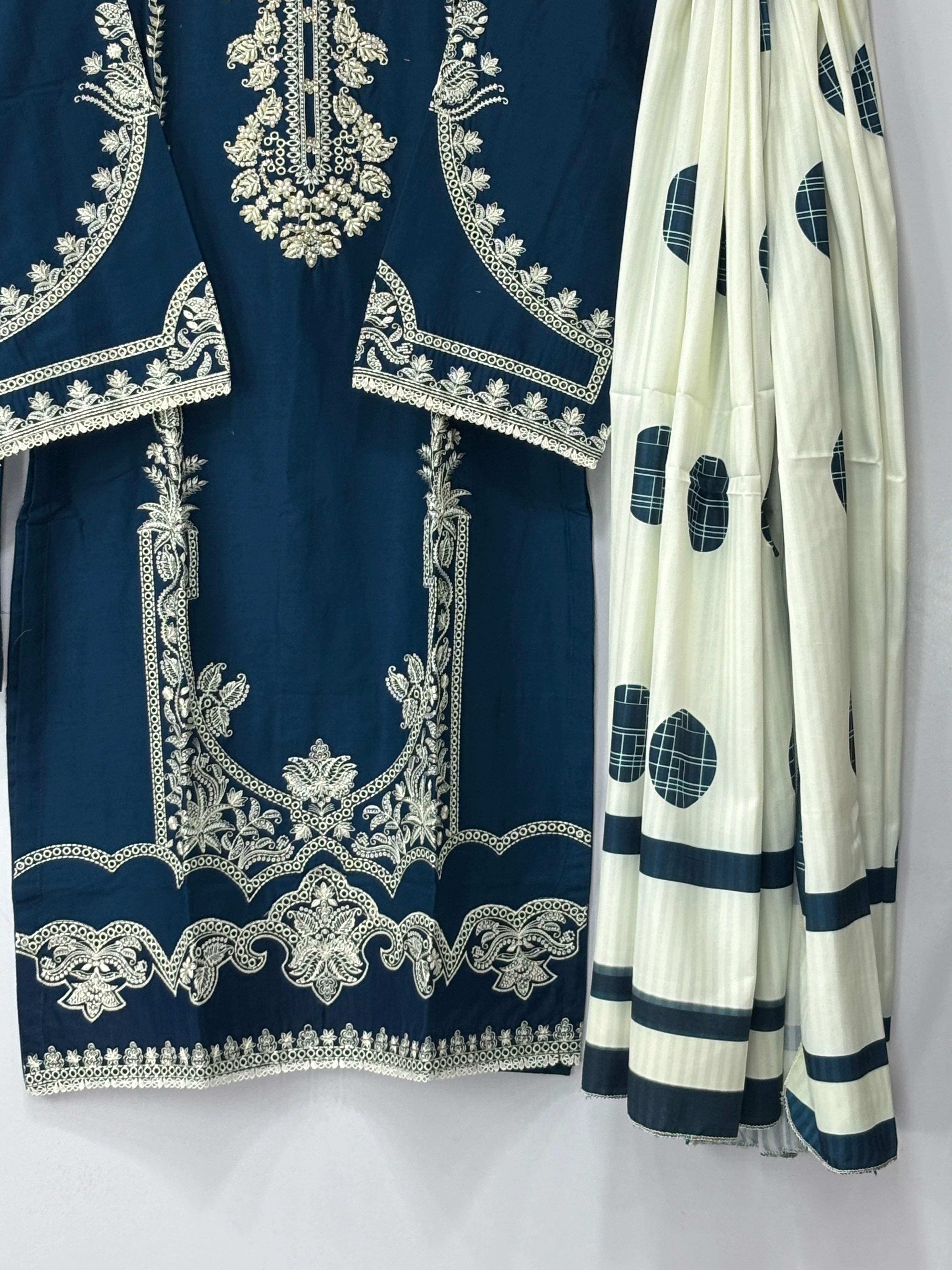 Women 3 peice suit Khadar fabric ✨