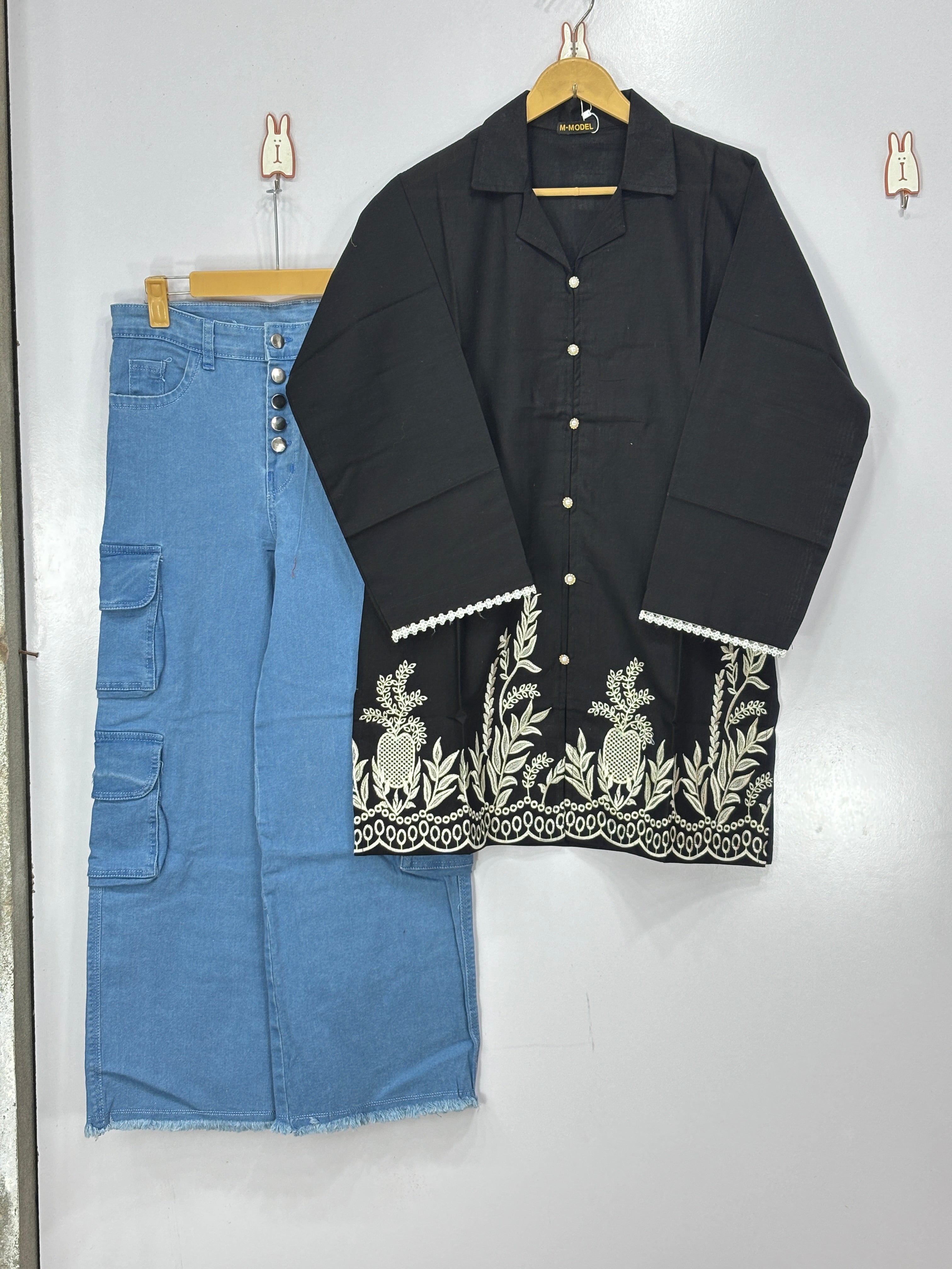 Women tops and jeans✅