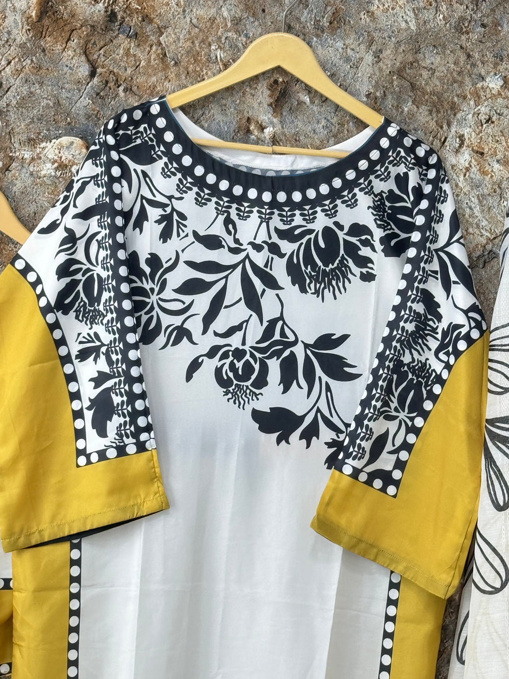 Women 3 pics suit fabric grip silk premium quality ✅