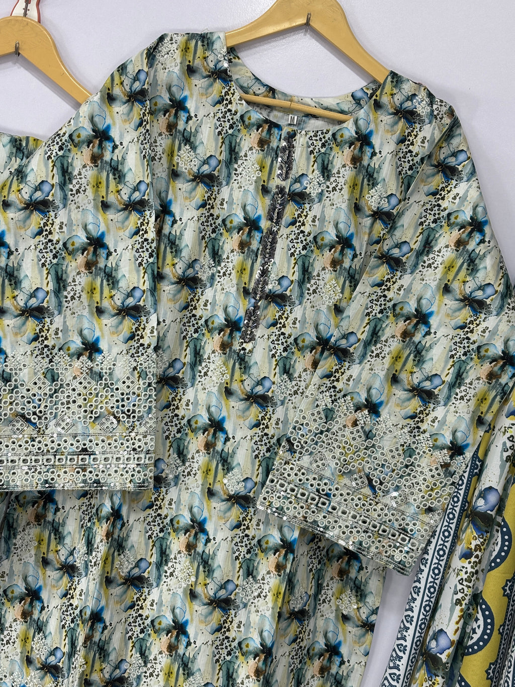 Women 3 peice suit winter fabric ✅