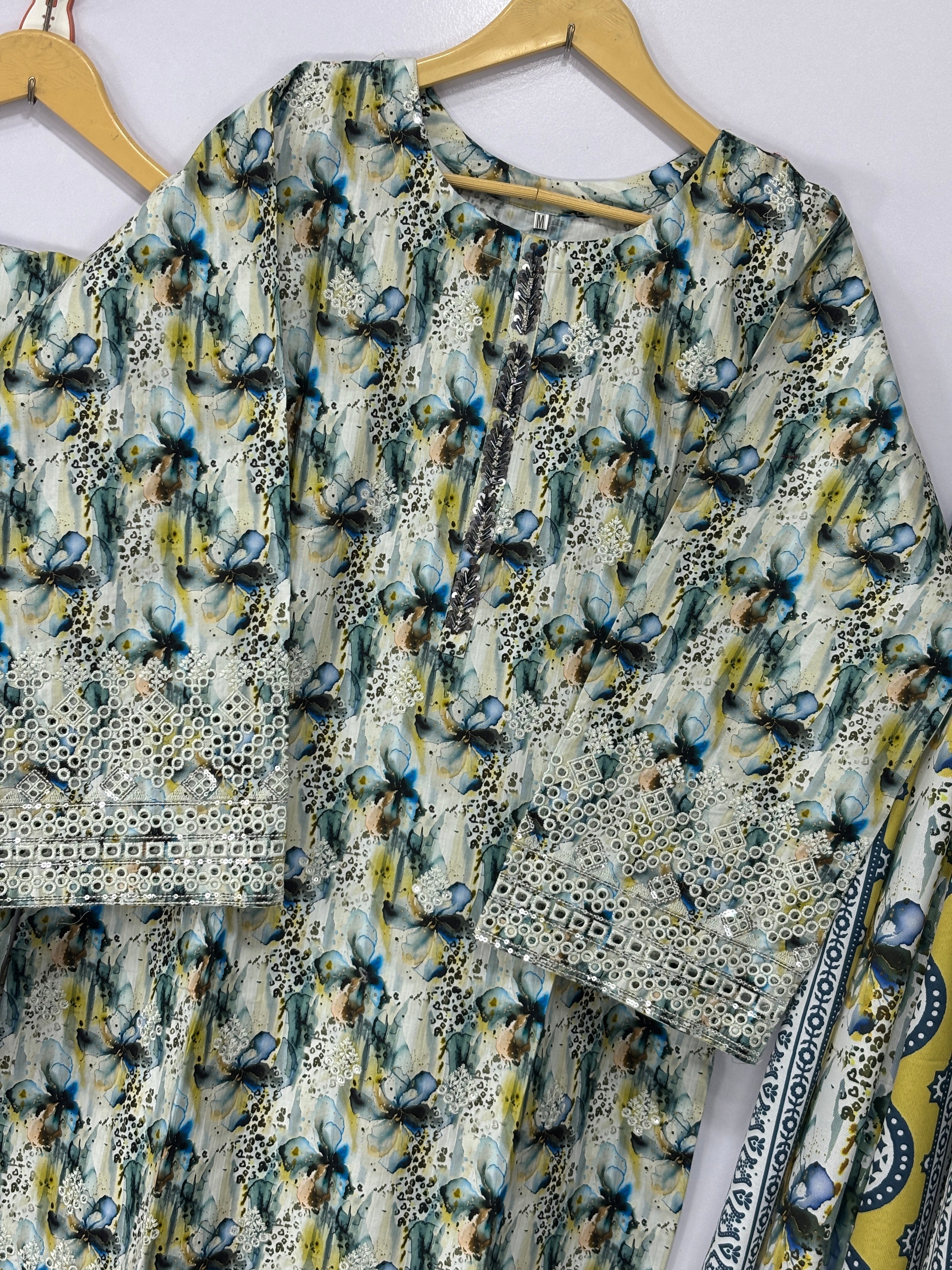 Women 3 peice suit winter fabric ✅