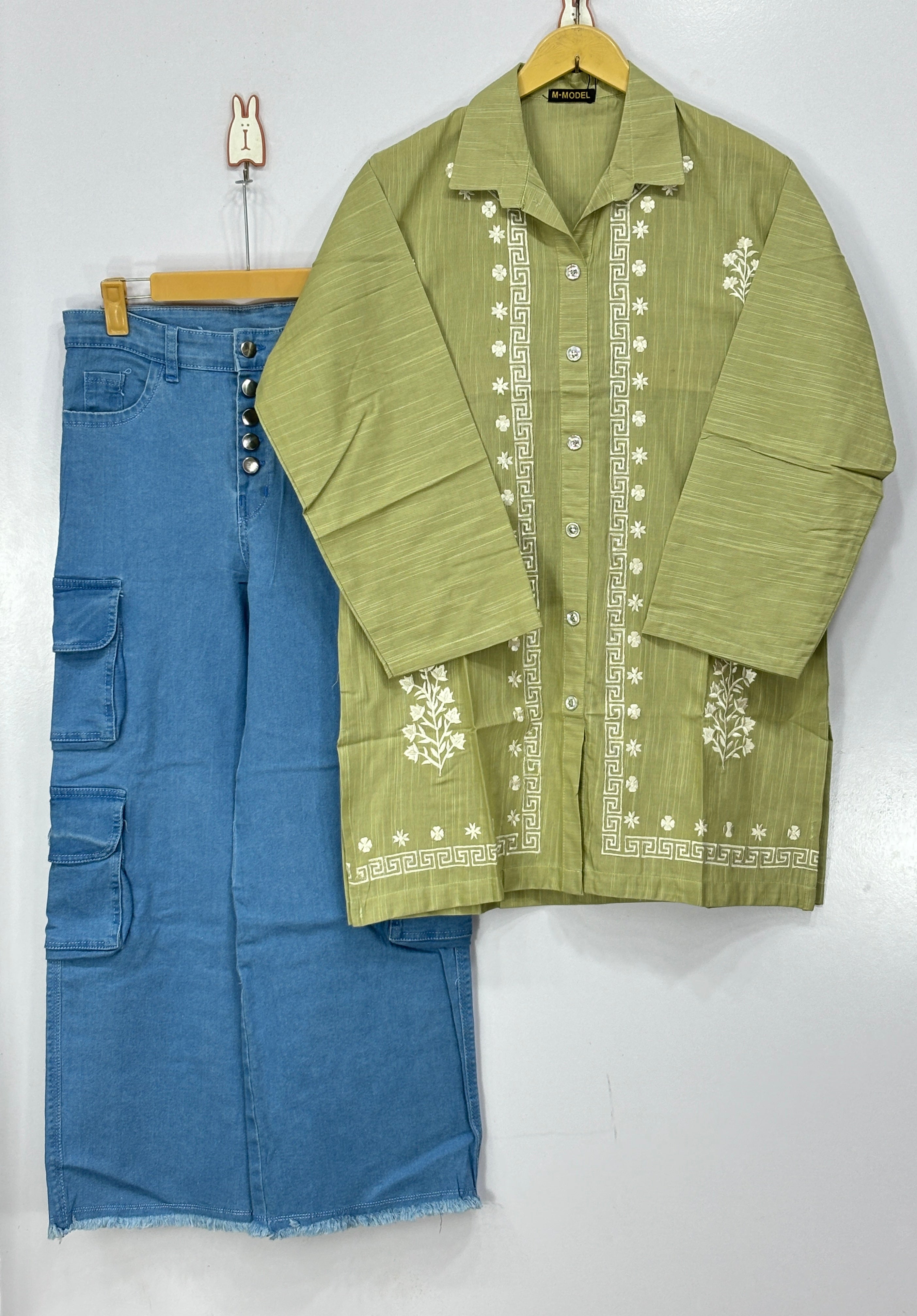 Women tops and jeans 👖