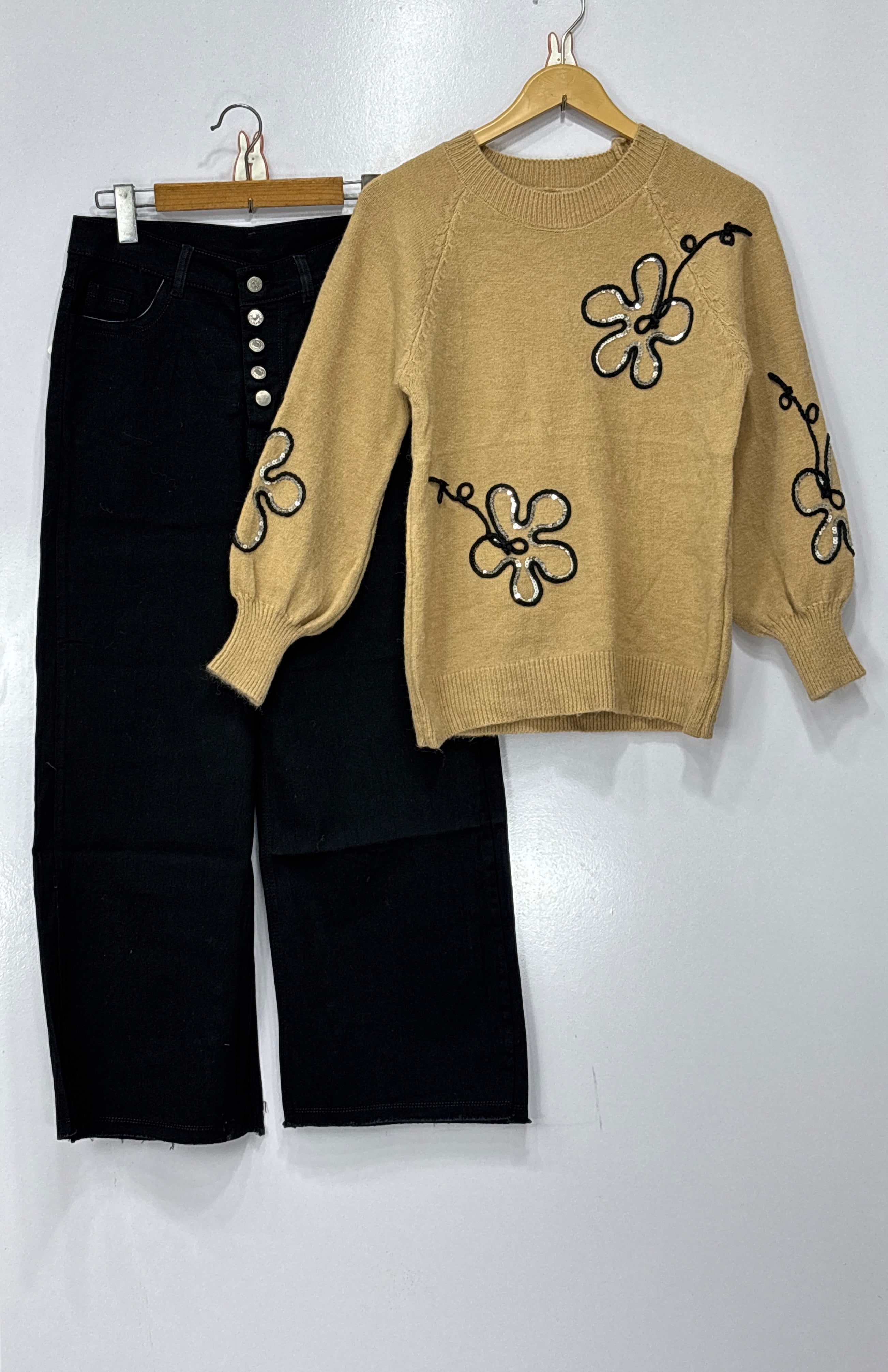 Women tops and jeans ✨