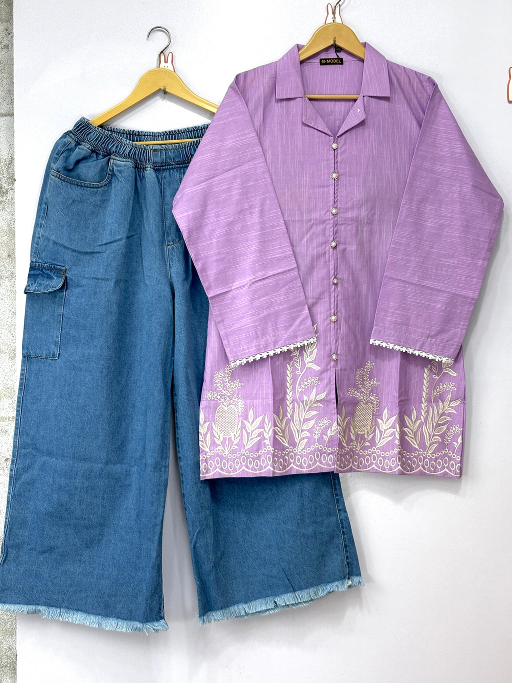 Women tops and jeans ✅