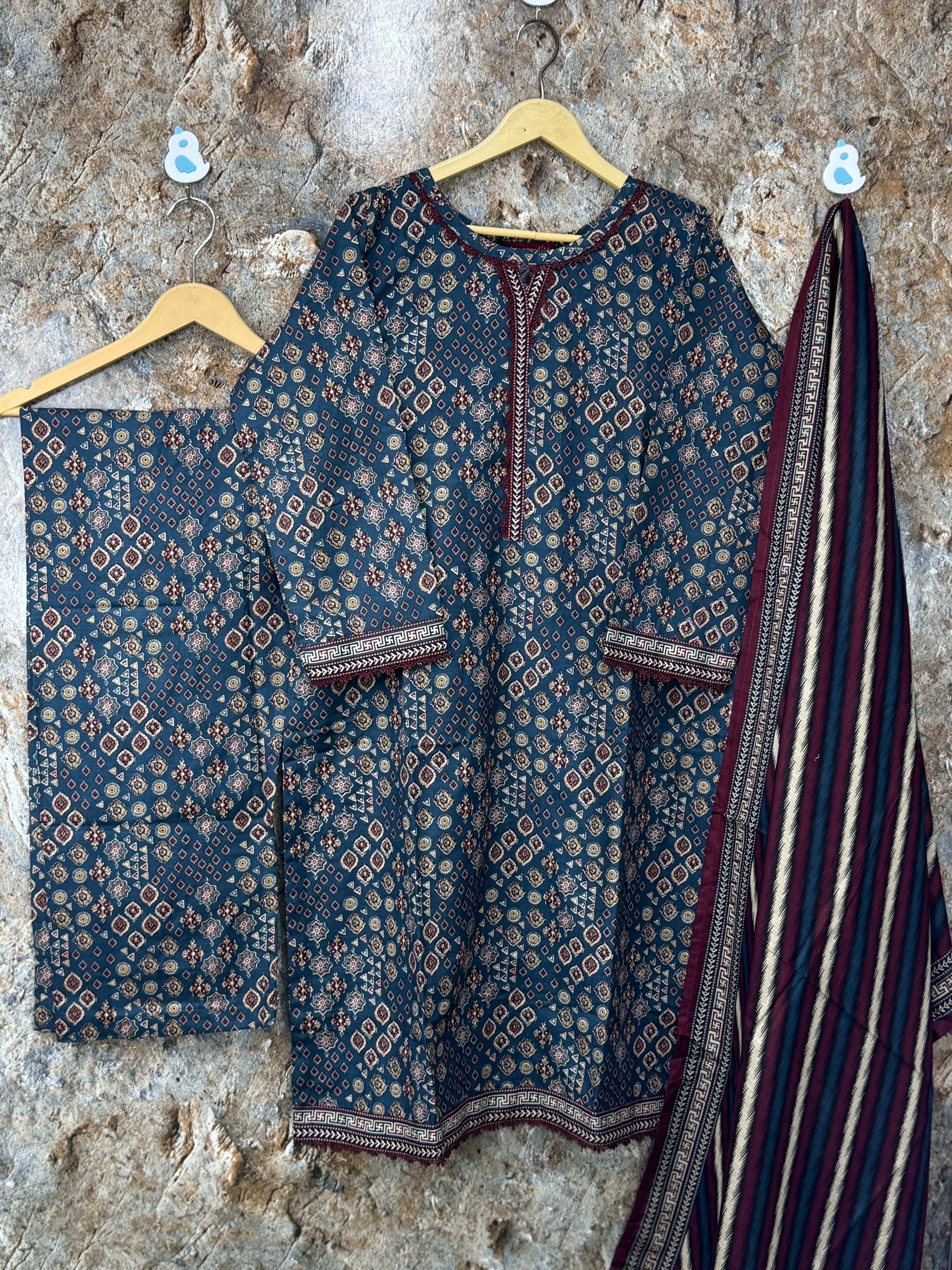 Women 3 pics khadar suit winter ✅