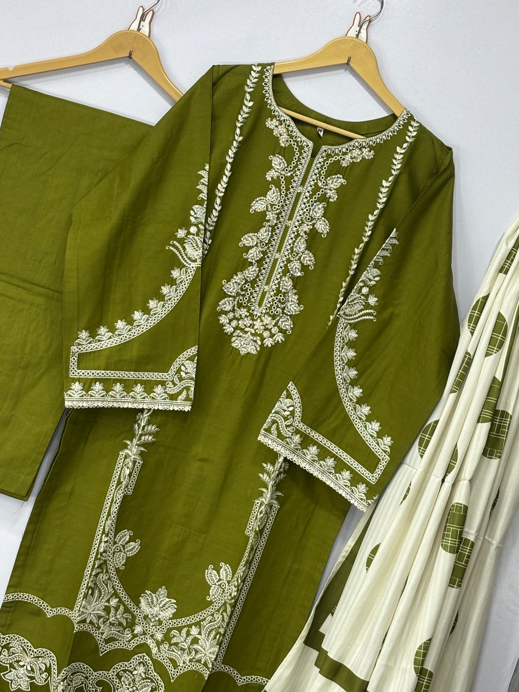 Women 3 peice suit Khadar fabric ✨