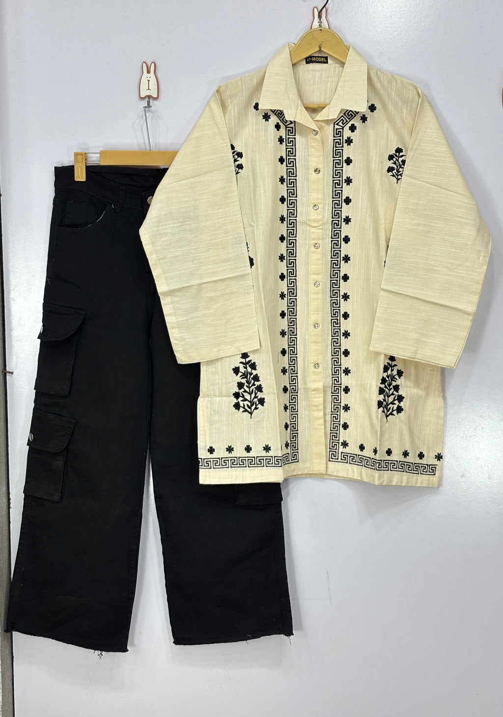 Women tops and jeans 👖