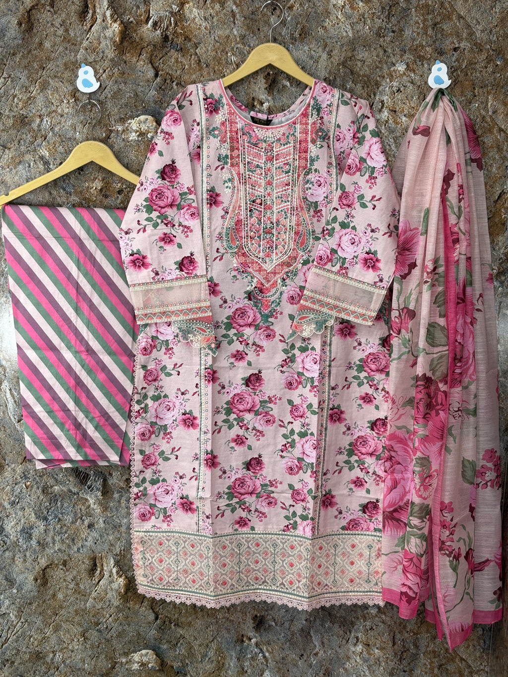 Women 3 peice suit winter fabric ✅