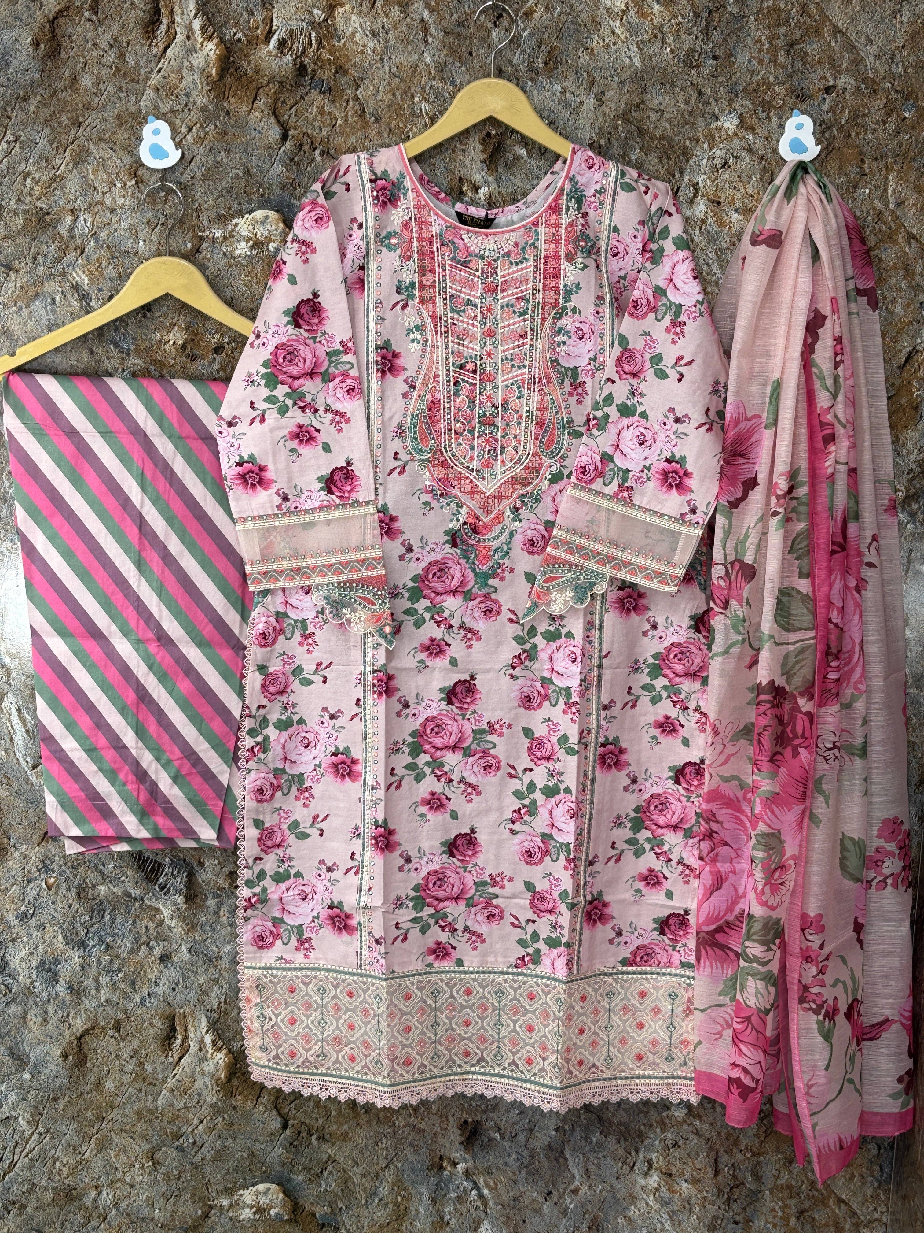 Women 3 peice suit winter fabric ✅