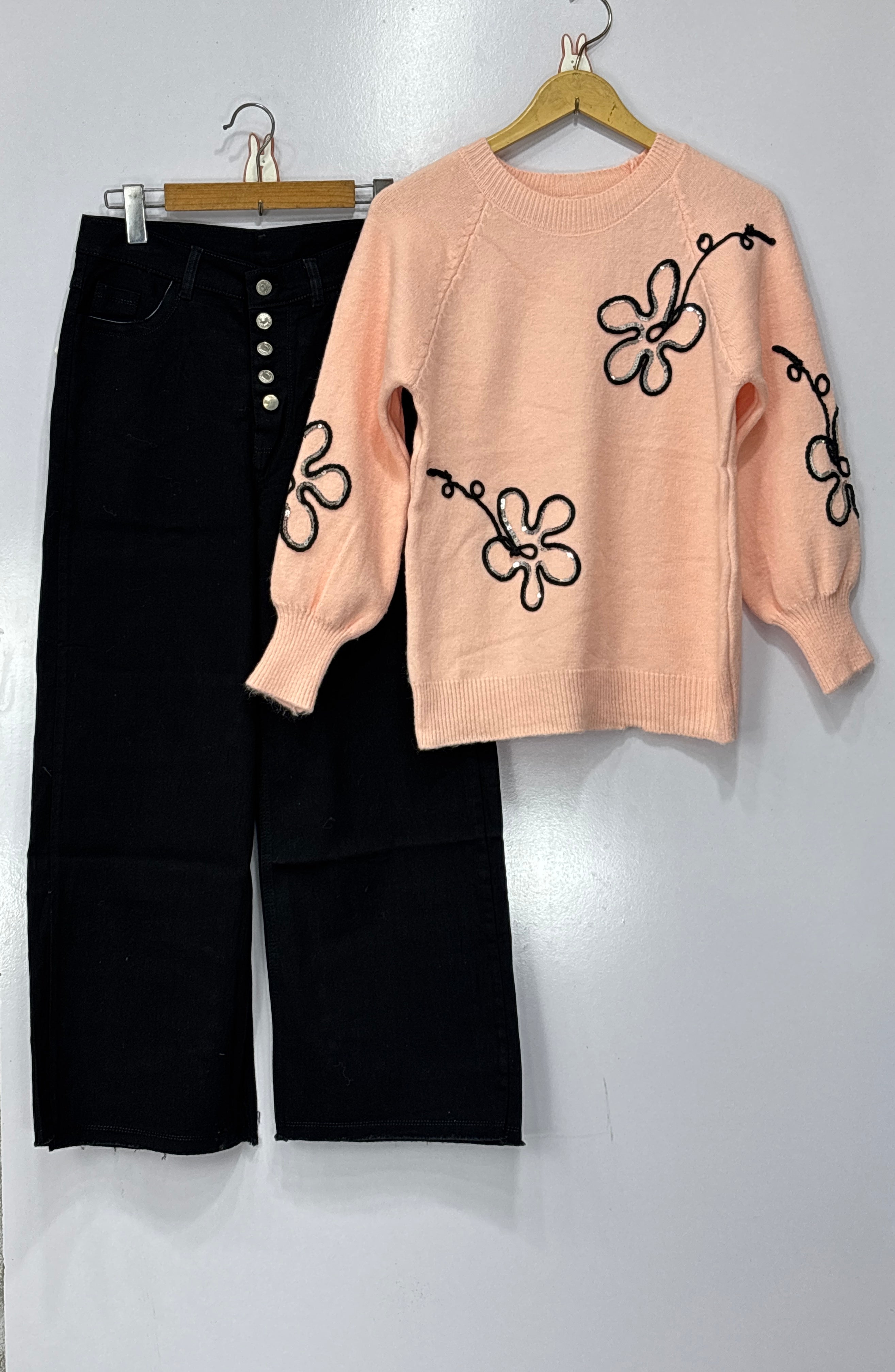 Women tops and jeans ✨