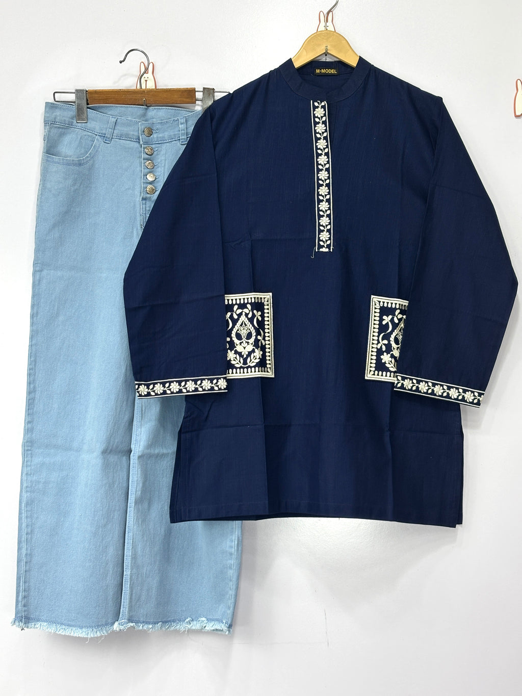 Women tops and jeans ✅