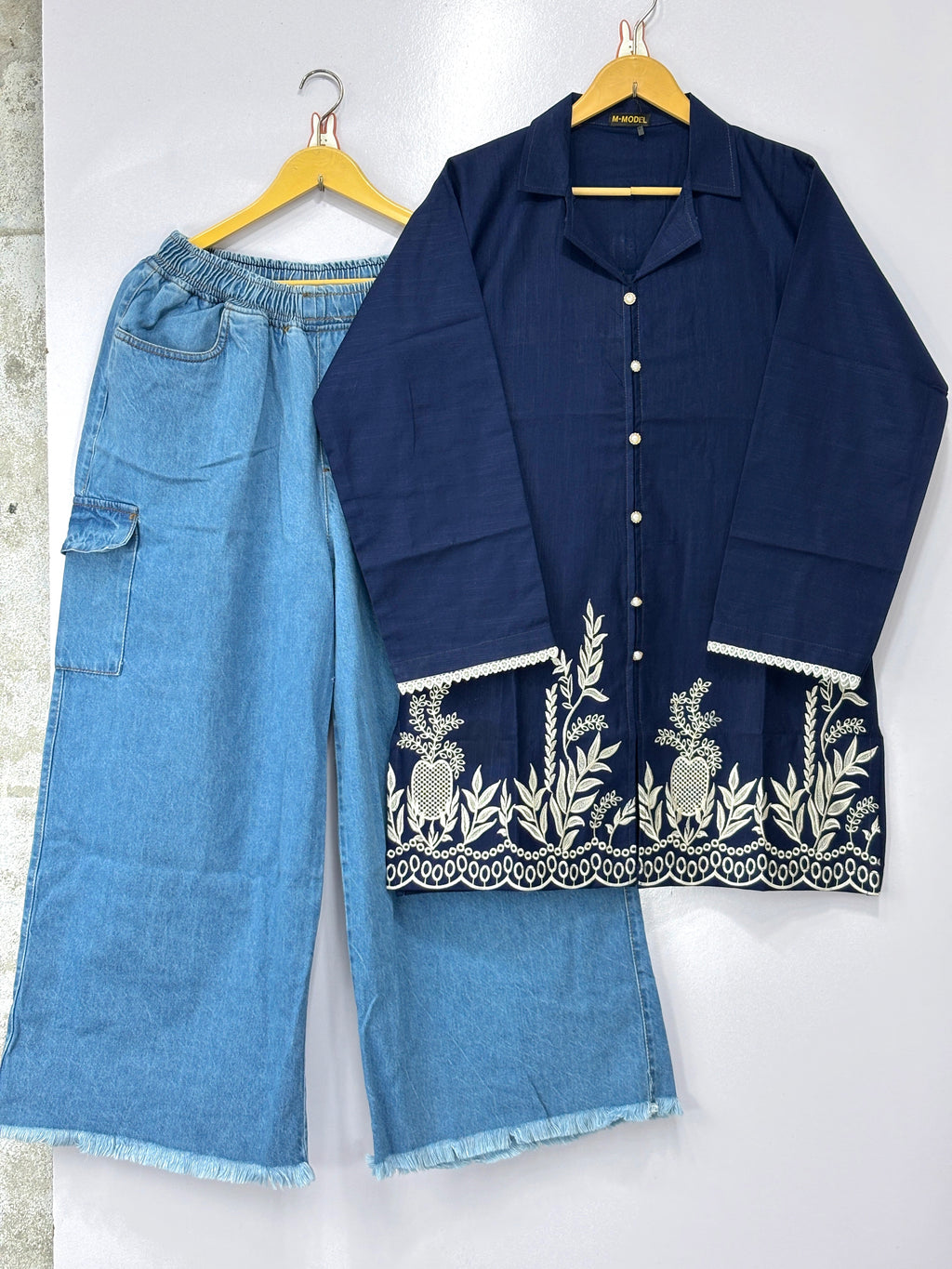 Women tops and jeans ✅