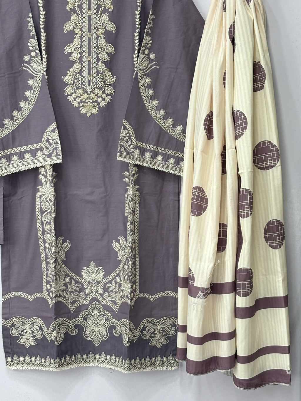 Women 3 peice suit Khadar fabric ✨