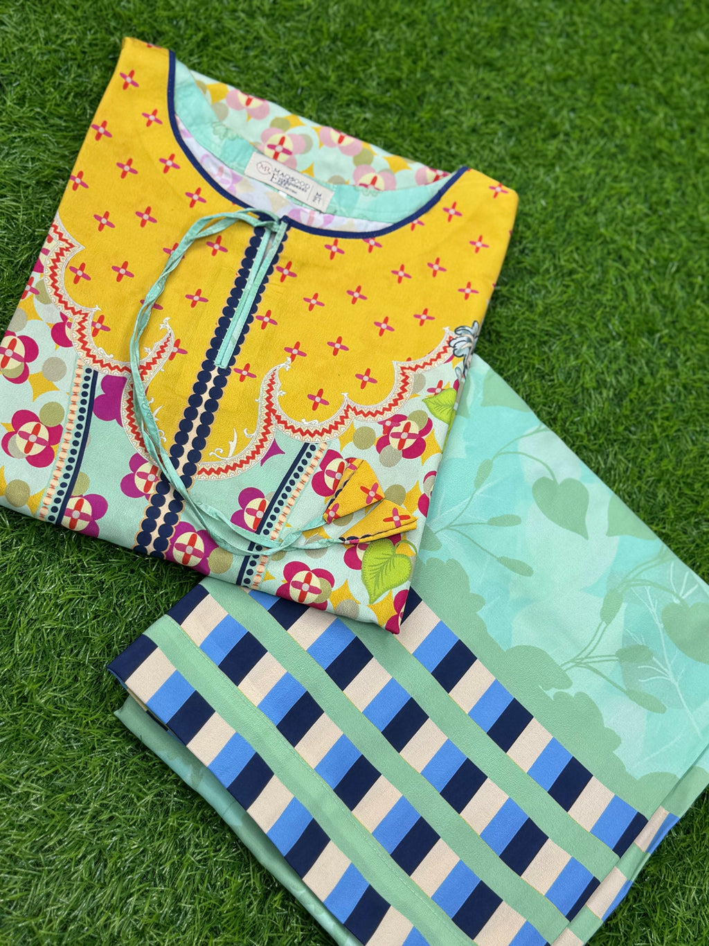 New Arrival suit 2 pices silk fabric ✅