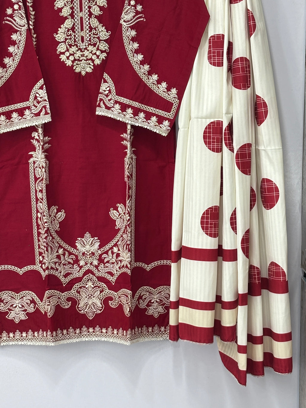 Women 3 peice suit Khadar fabric ✨