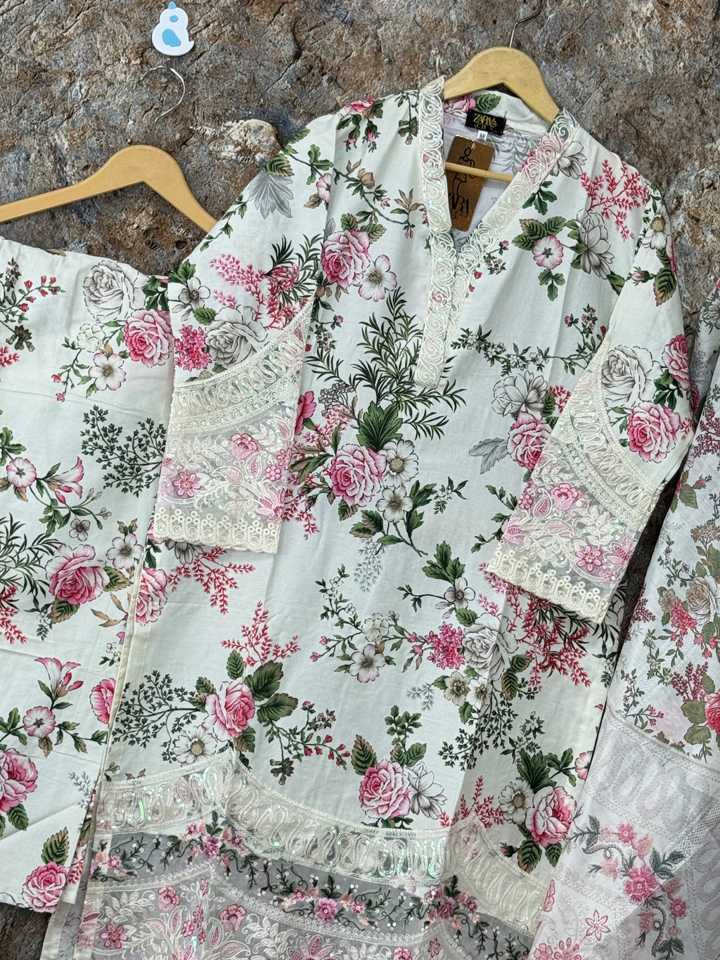 Women 3 pics suit me in winter