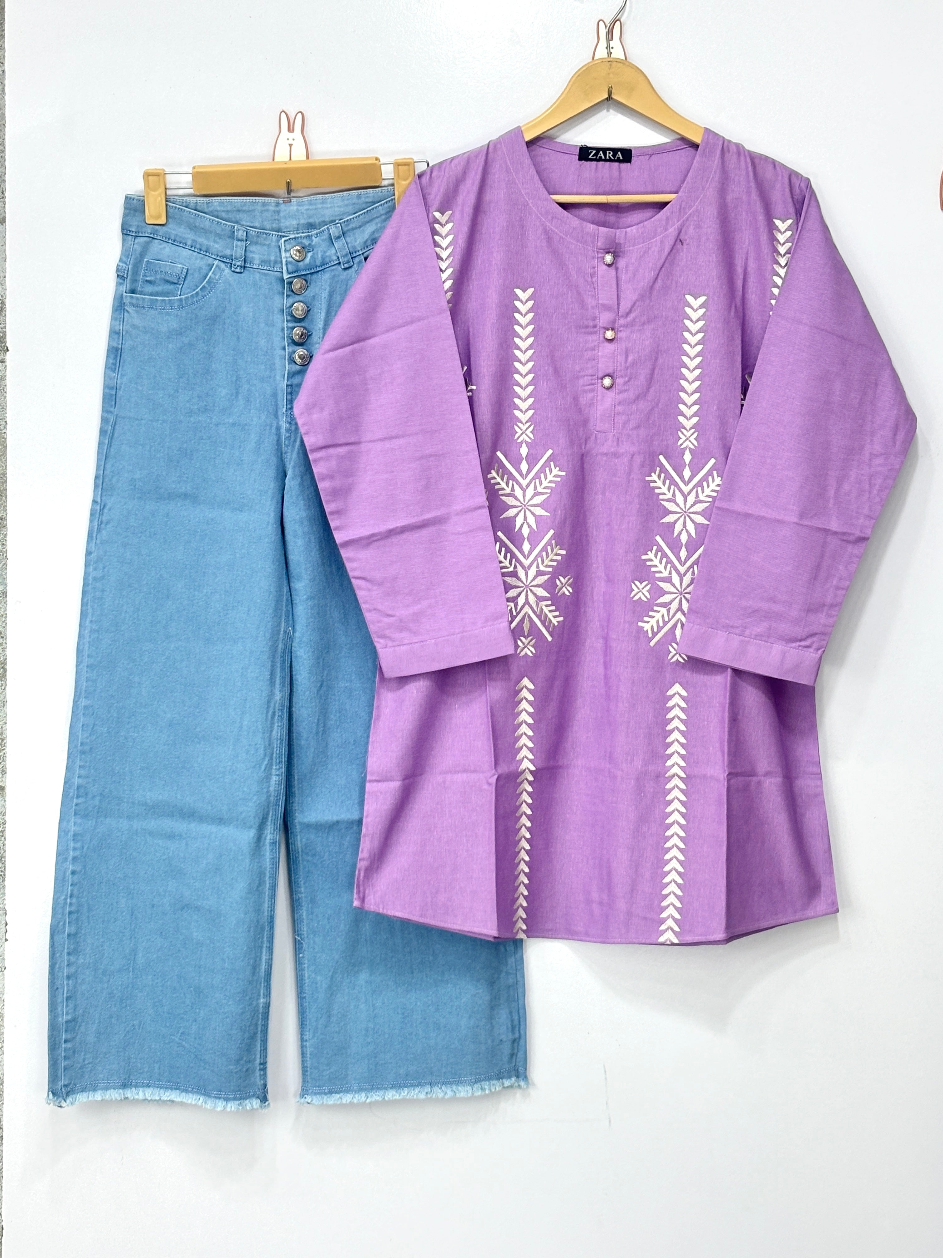 Women tops and jeans 👖