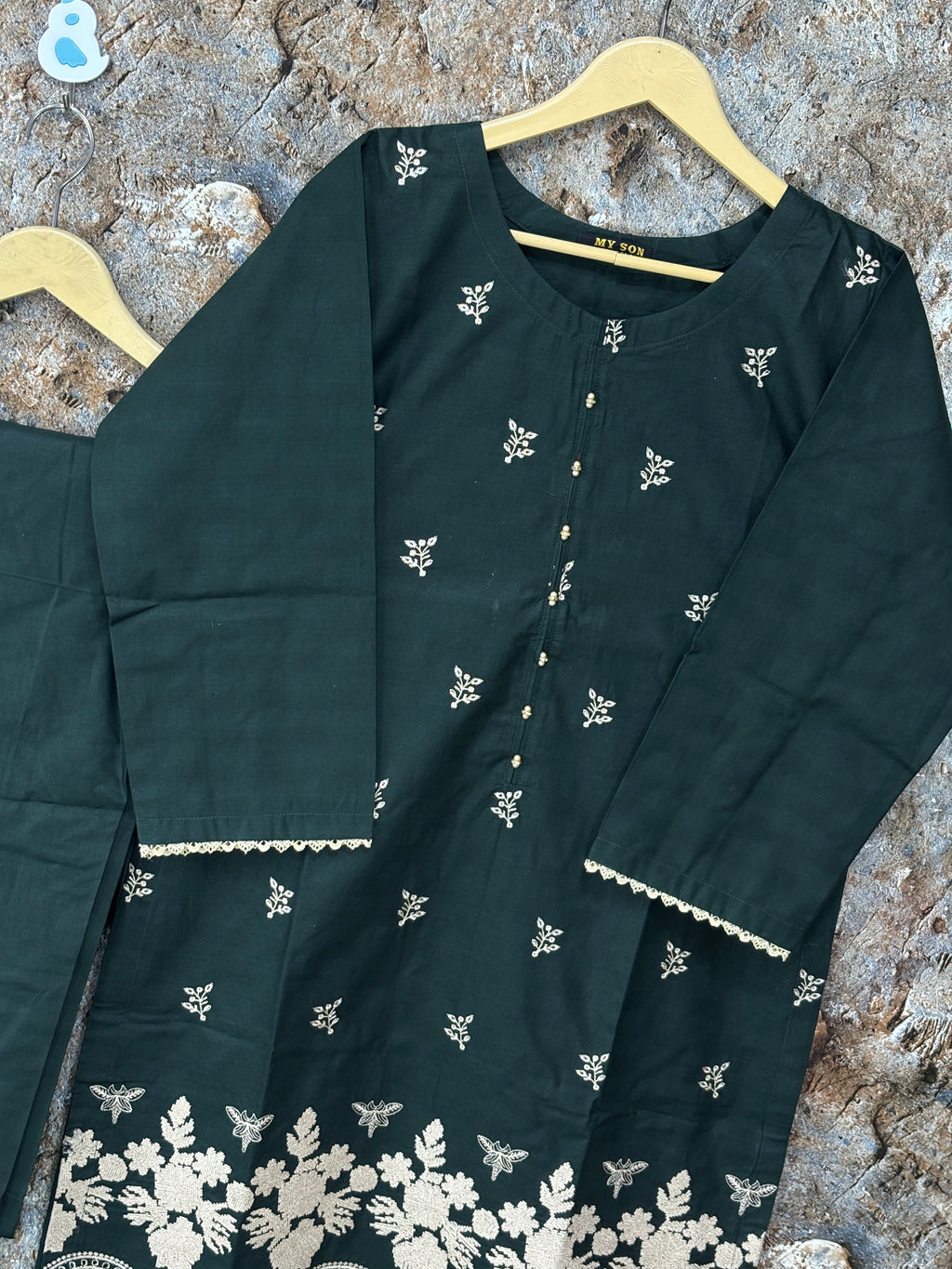 Women 2 peice suit Khadar fabric✅