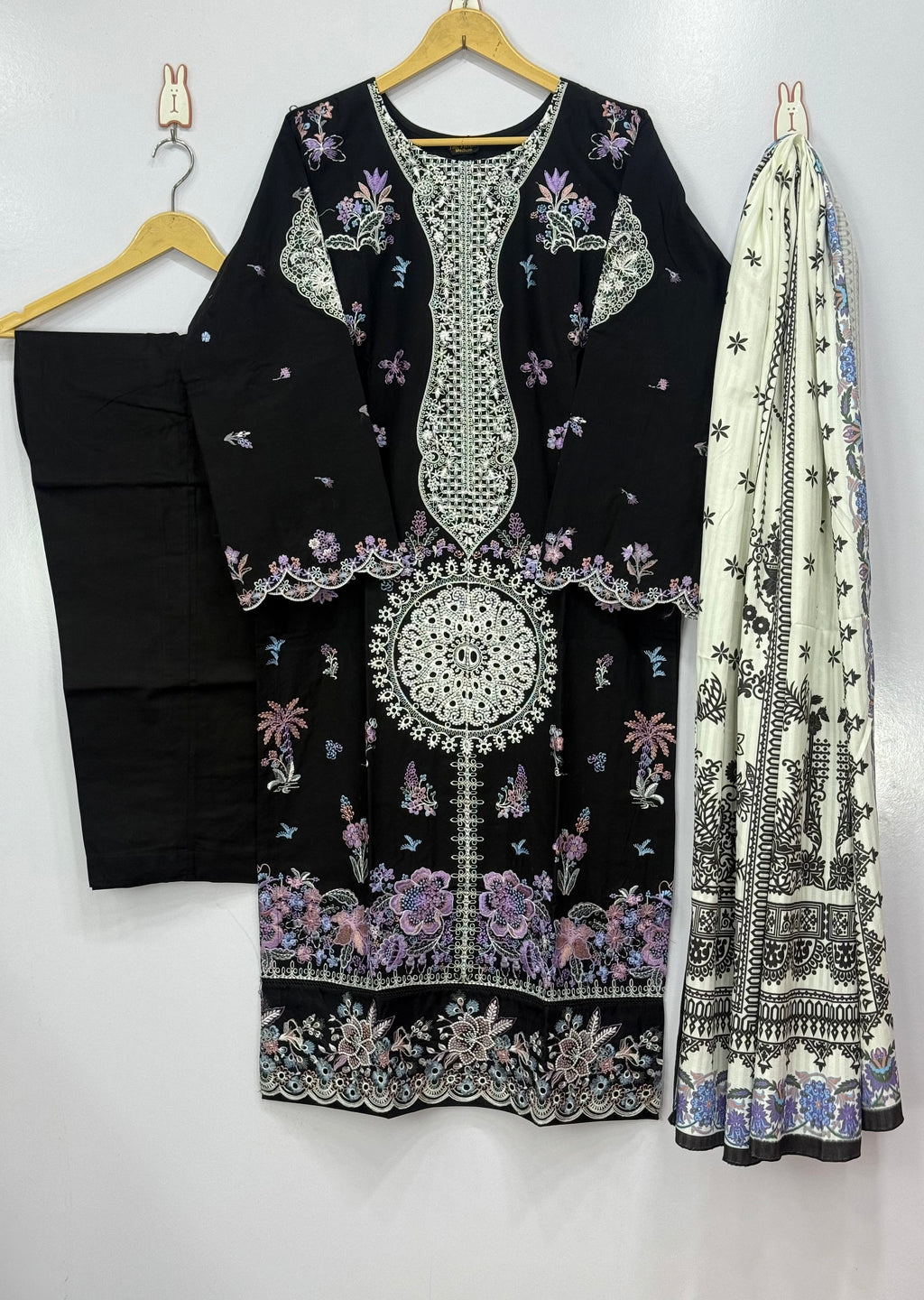 Women 3 peice suit Winter Khadar 💫