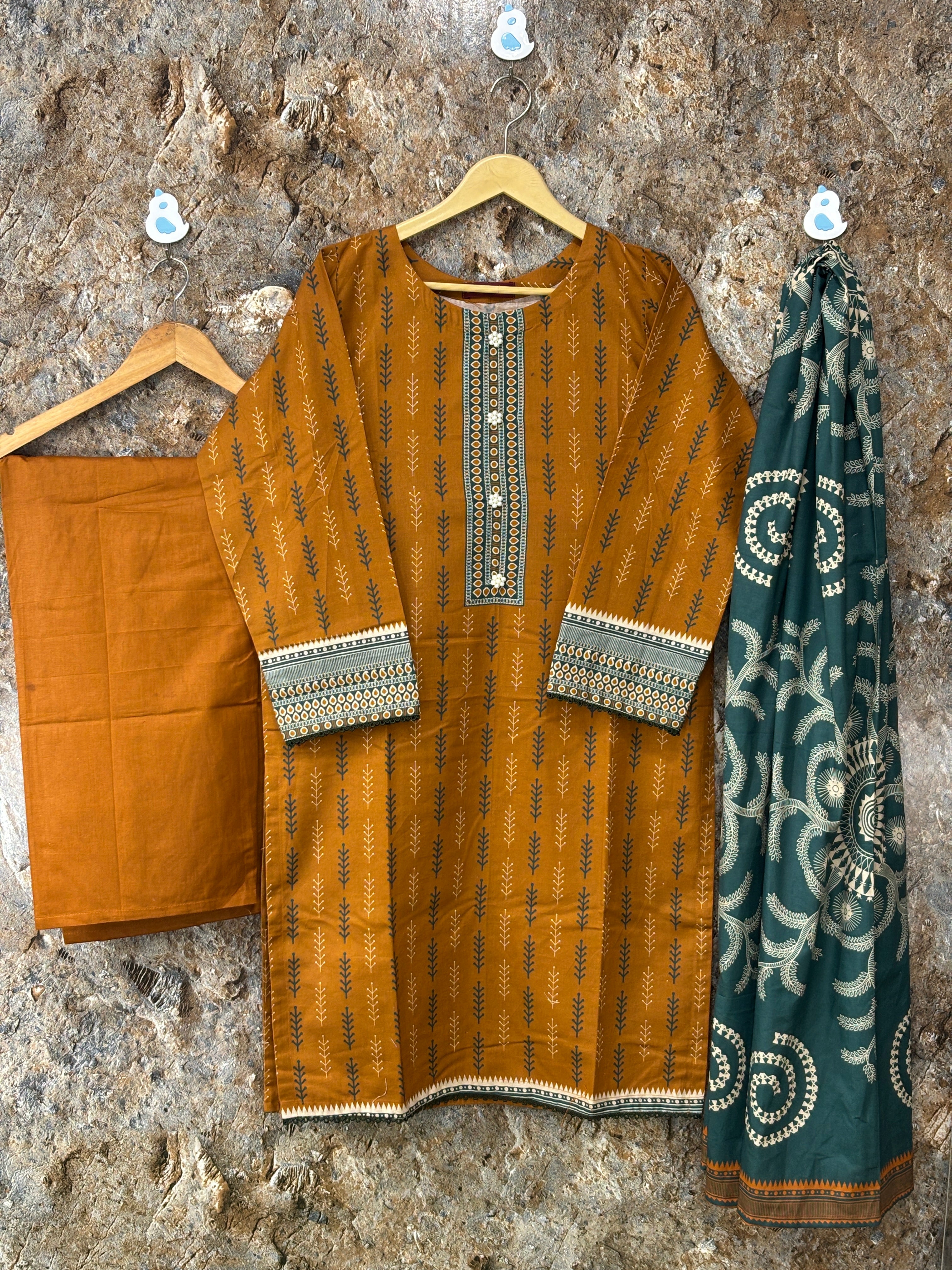 Women 3 peice suit Khadar fabric ✅