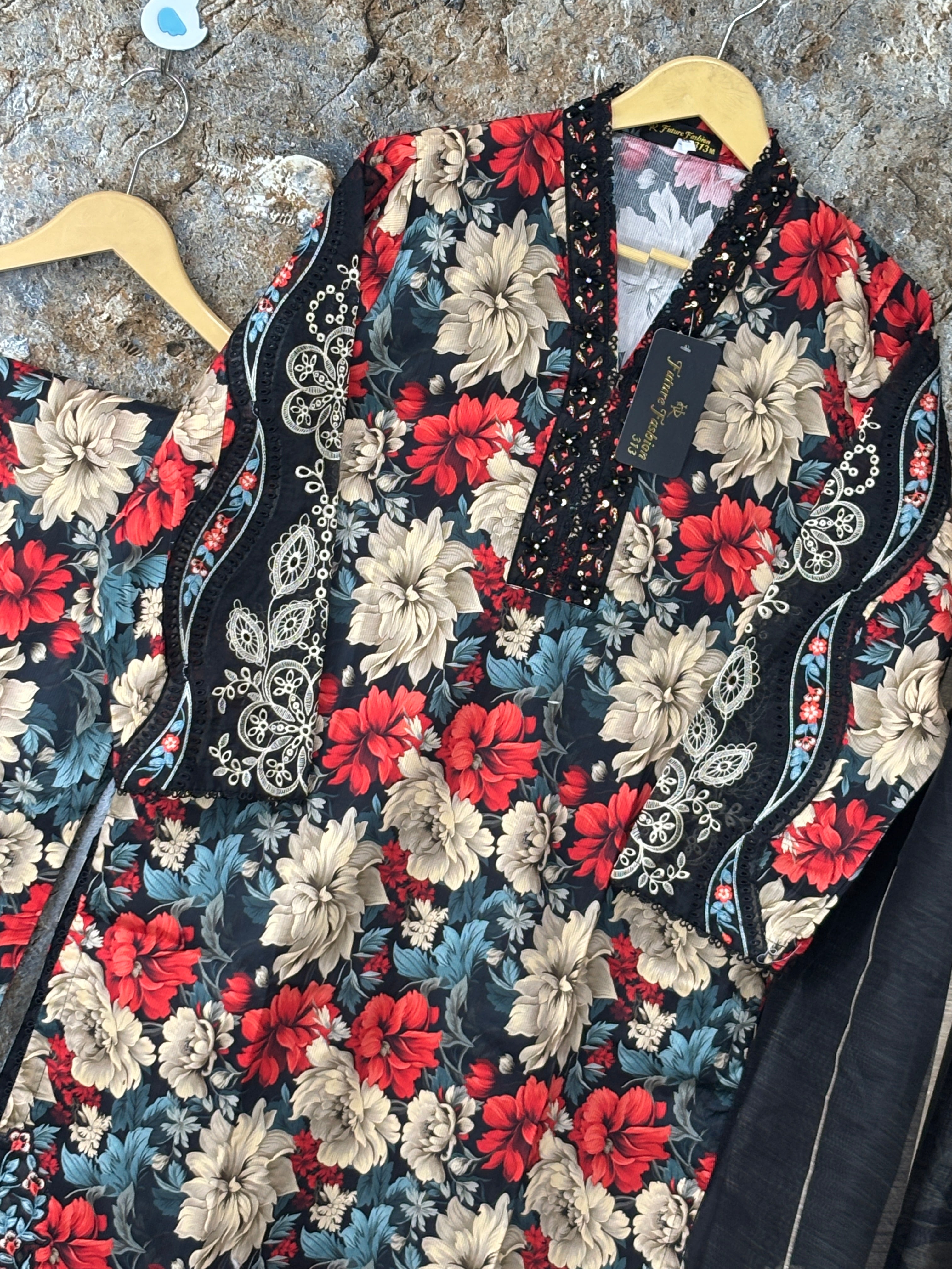 Women 3 pics suit kotrai fabric