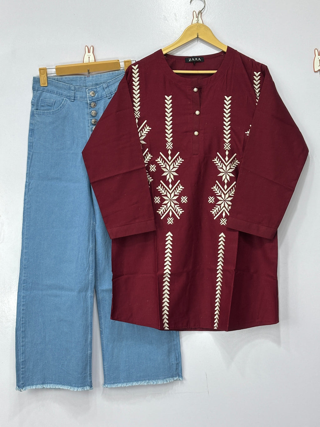 Women tops and jeans 👖