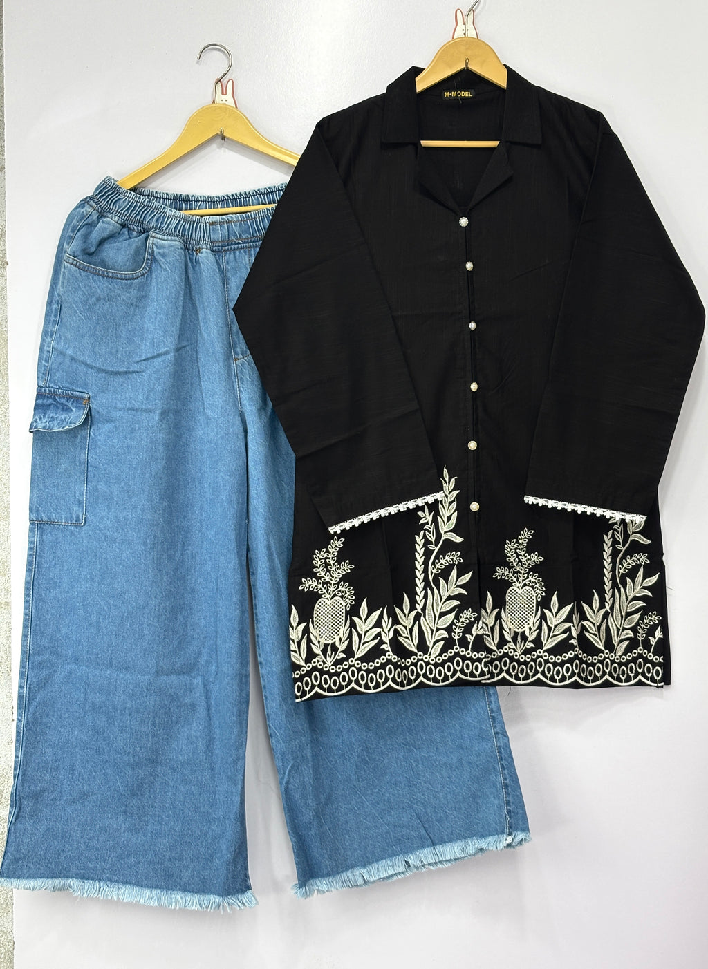 Women tops and jeans ✅