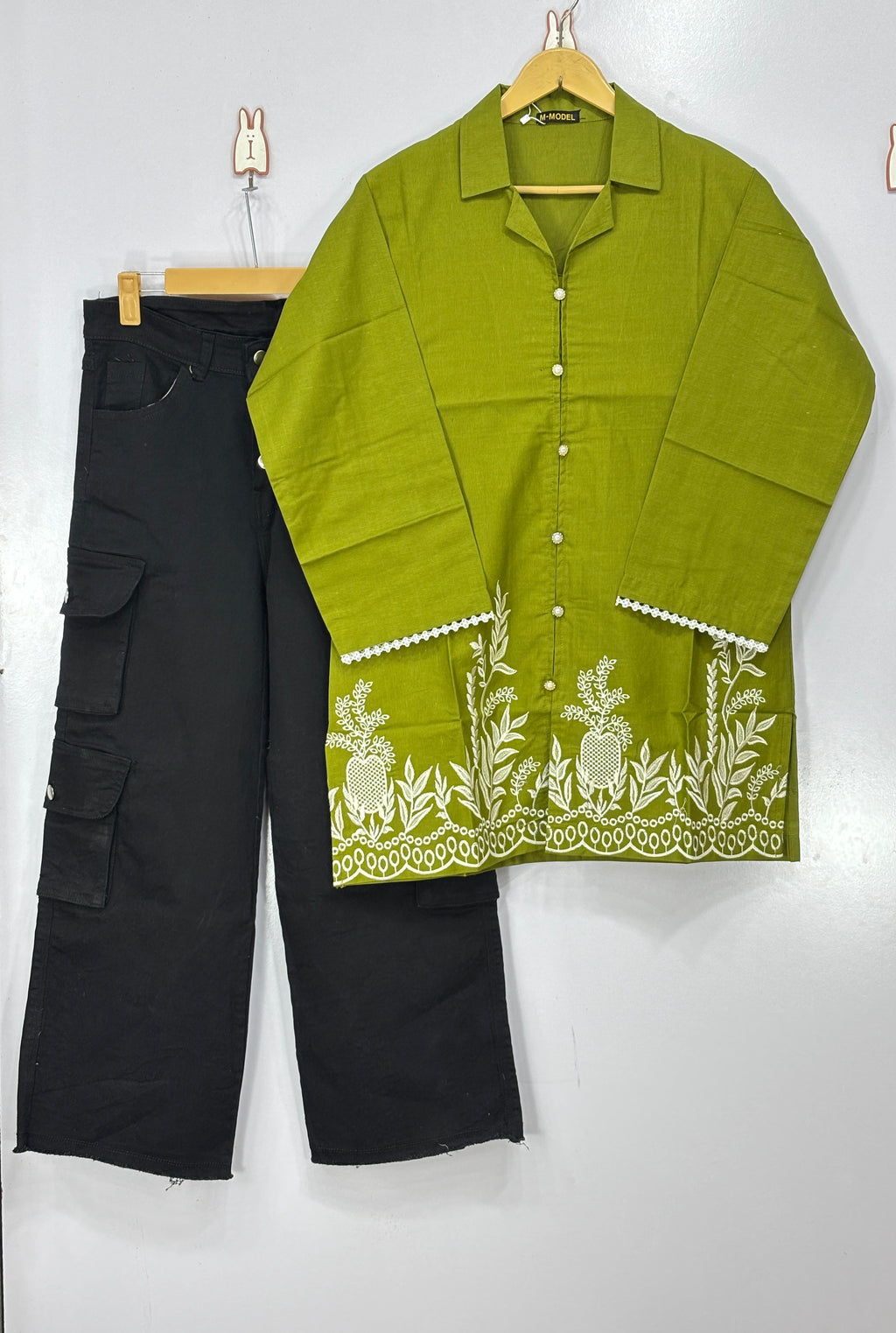 Women tops and jeans✅