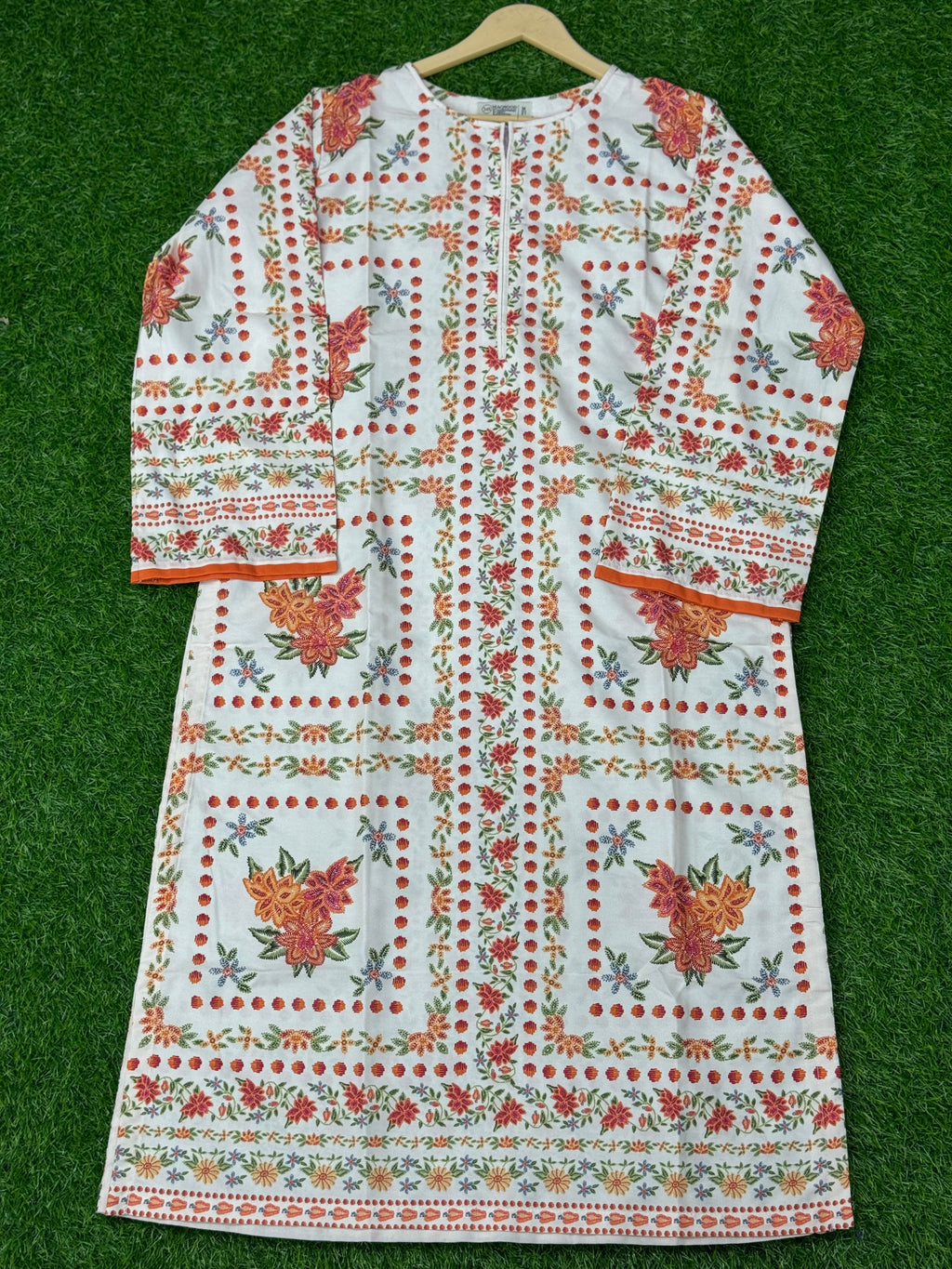 WOMEN 2 PICS SUIT SLIK FABRIC WINTER STUFF