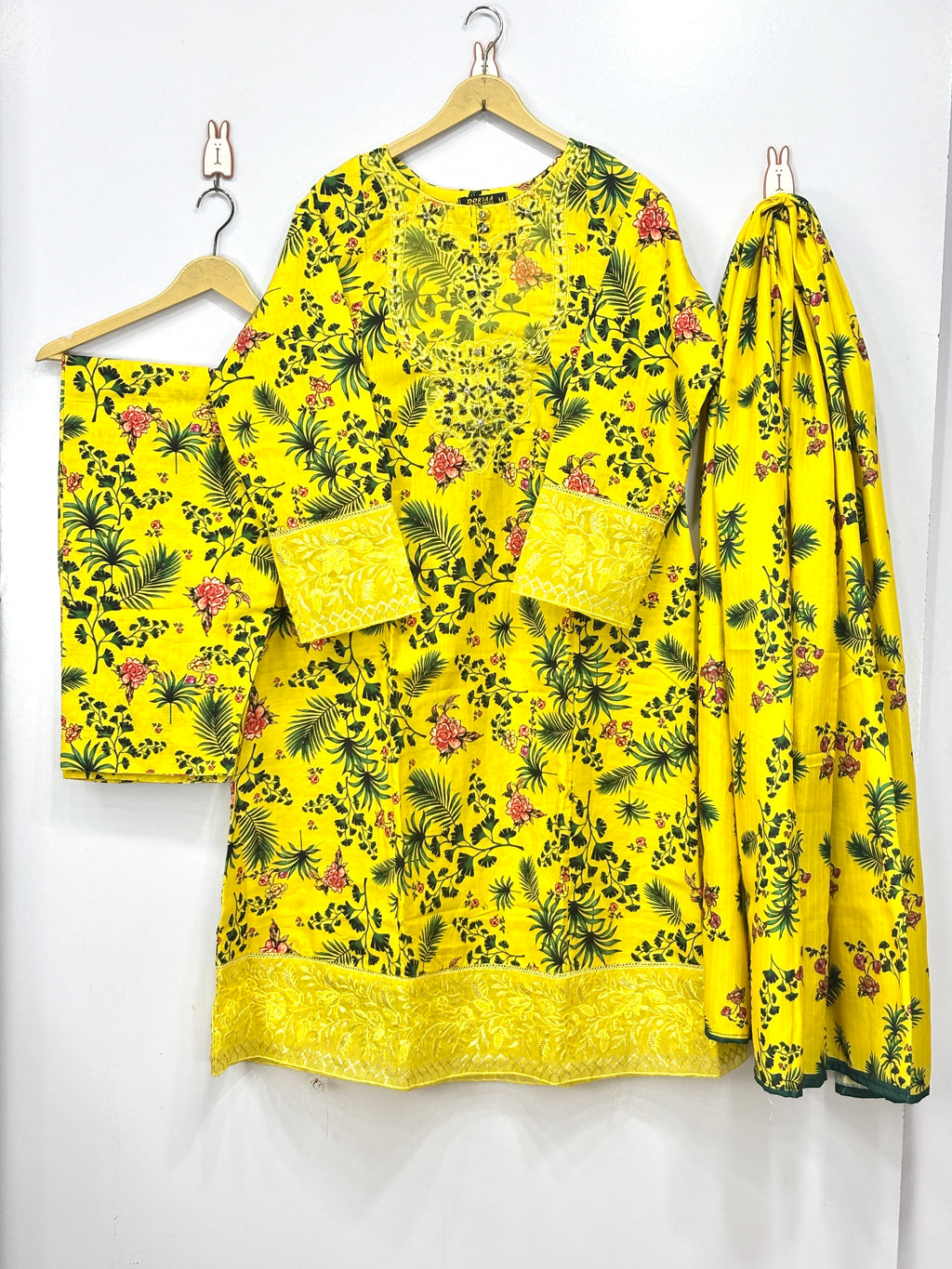 Women 3 peice suit frouck style💫