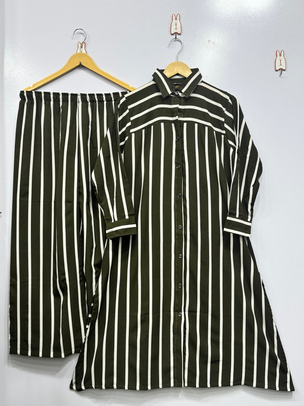 •	“Casual 2-Piece Suit”