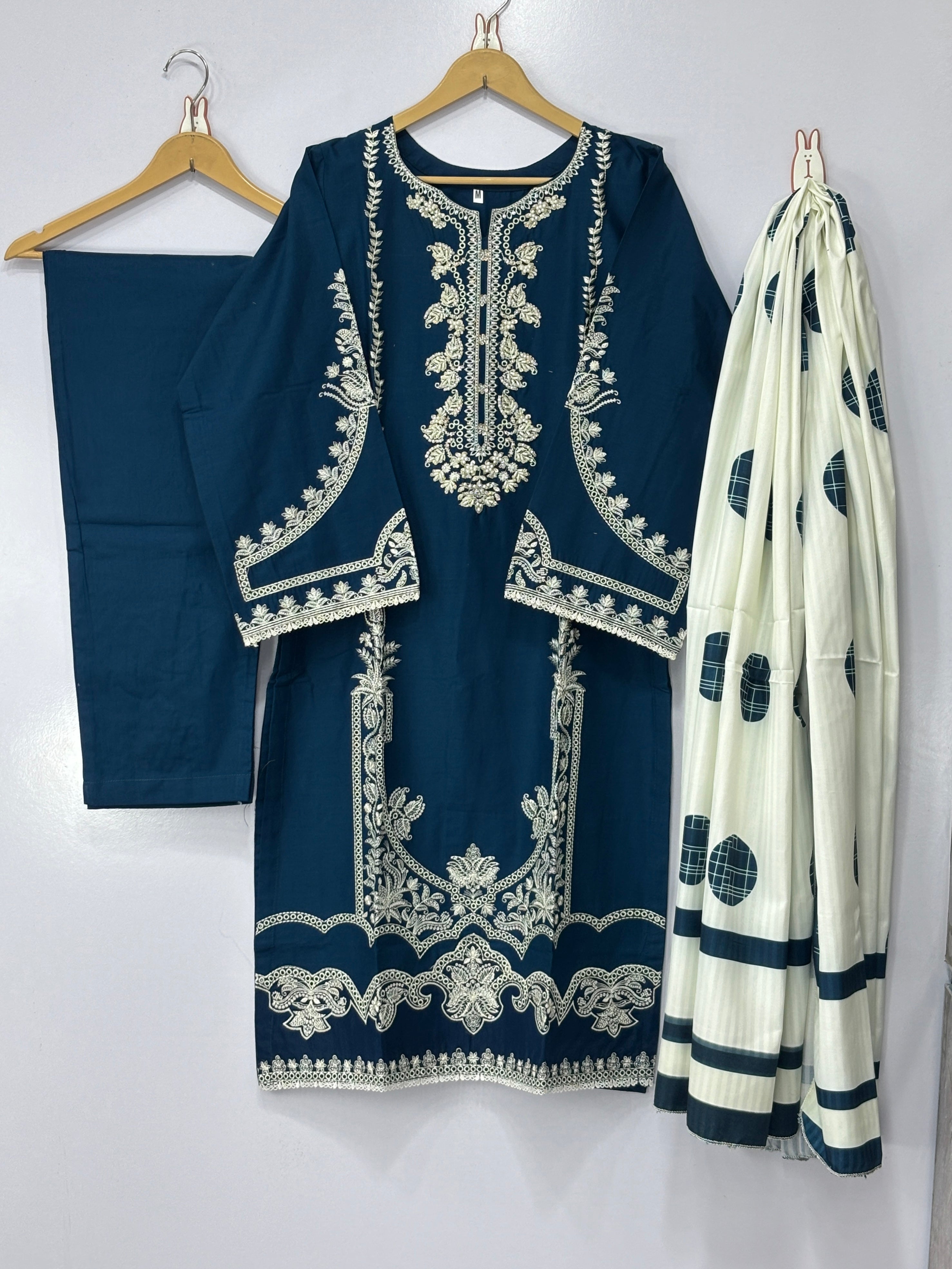 Women 3 peice suit Khadar fabric ✨