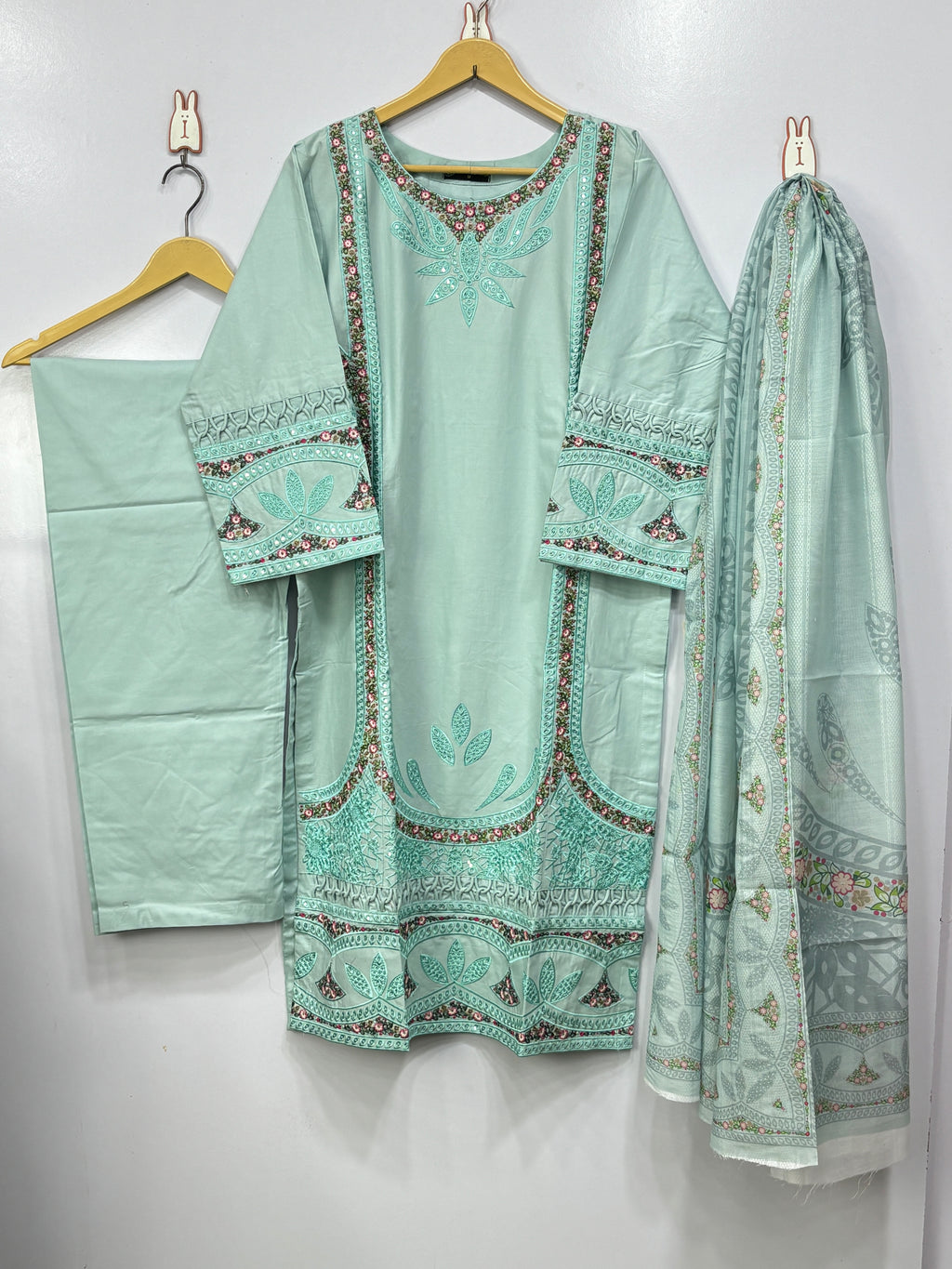 Women 3 peice suit Winter fabric 💫