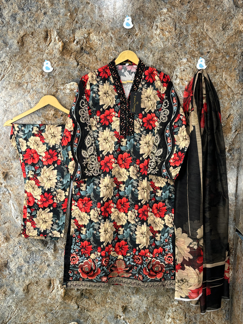 Women 3 pics suit kotrai fabric